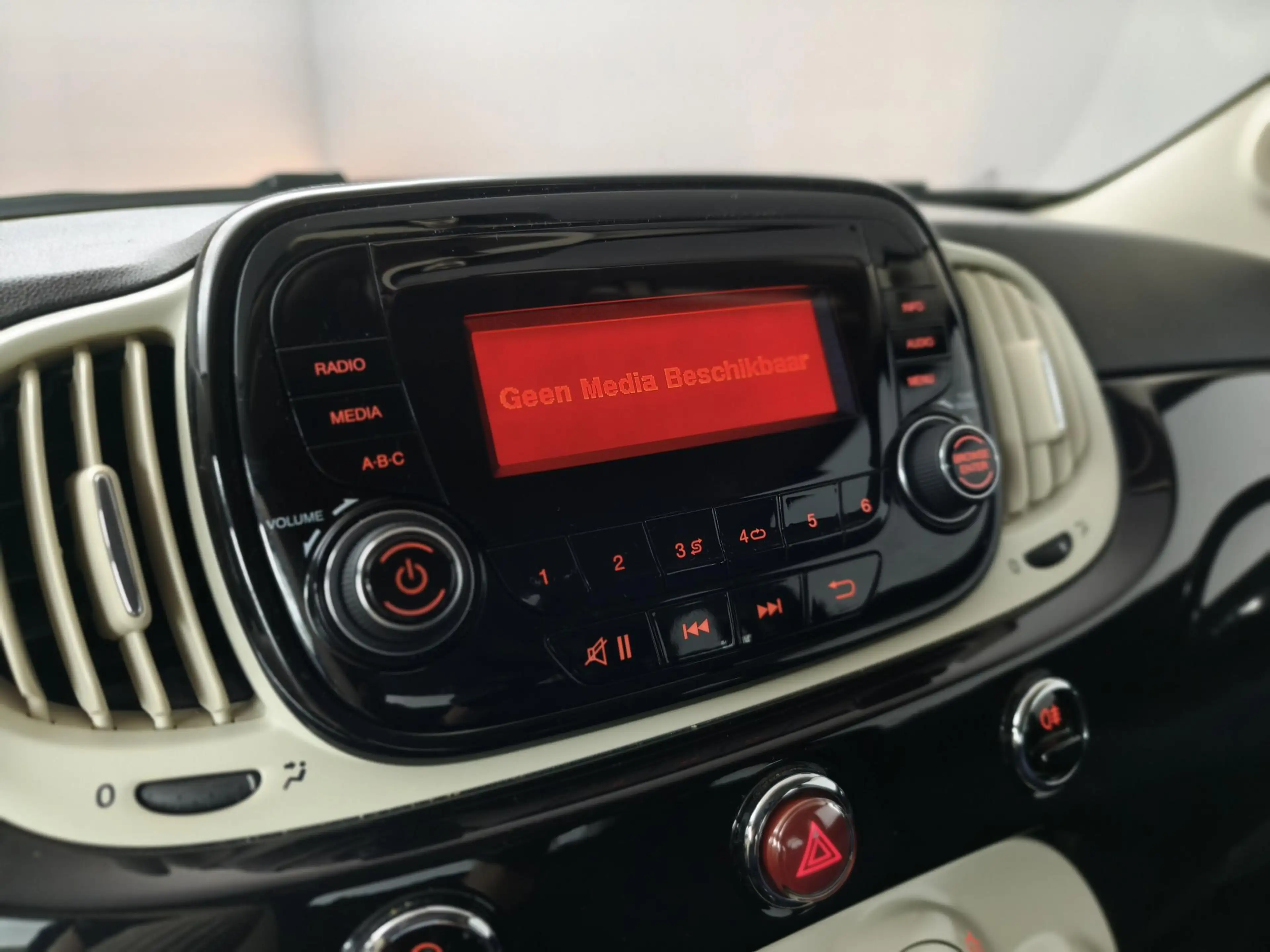 Fiat 500C 1.0 Hybrid Cult | crouse control | open dak | — photo 11