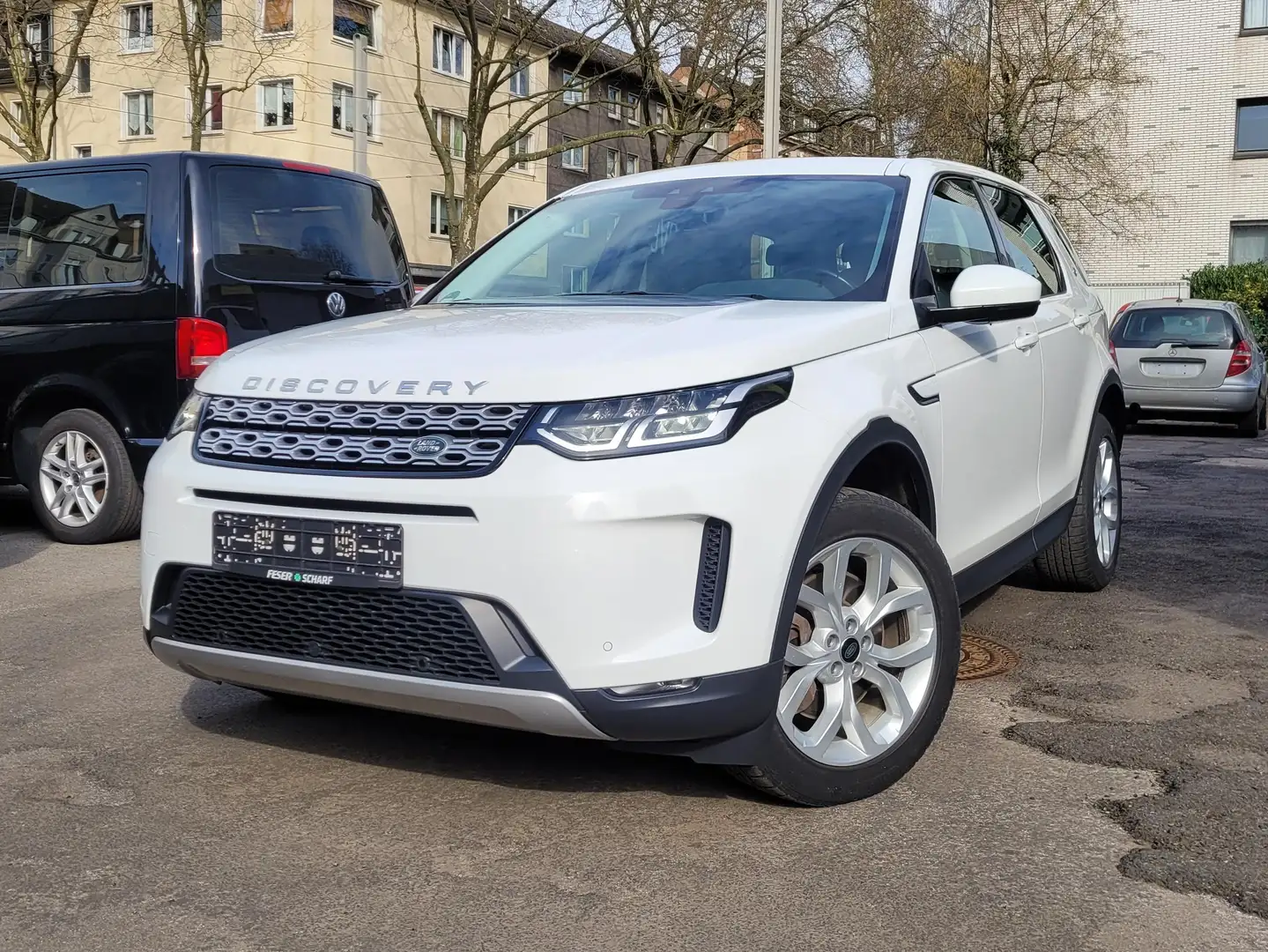 Land Rover Discovery Sport 2.0 S AWD*Leder*Pano*8-fach*19"*Navi*SH*LED* Weiß - 1