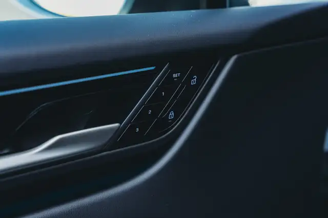 Porsche Macan view 14