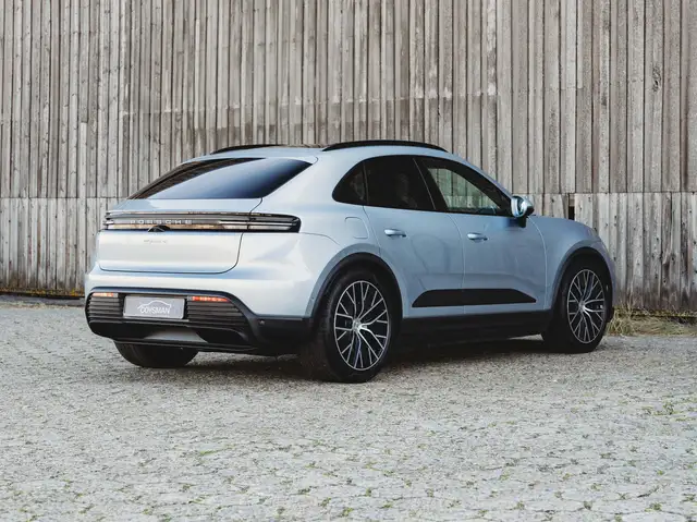 Porsche Macan view 7