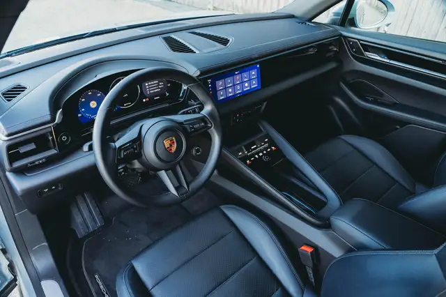 Porsche Macan view 15