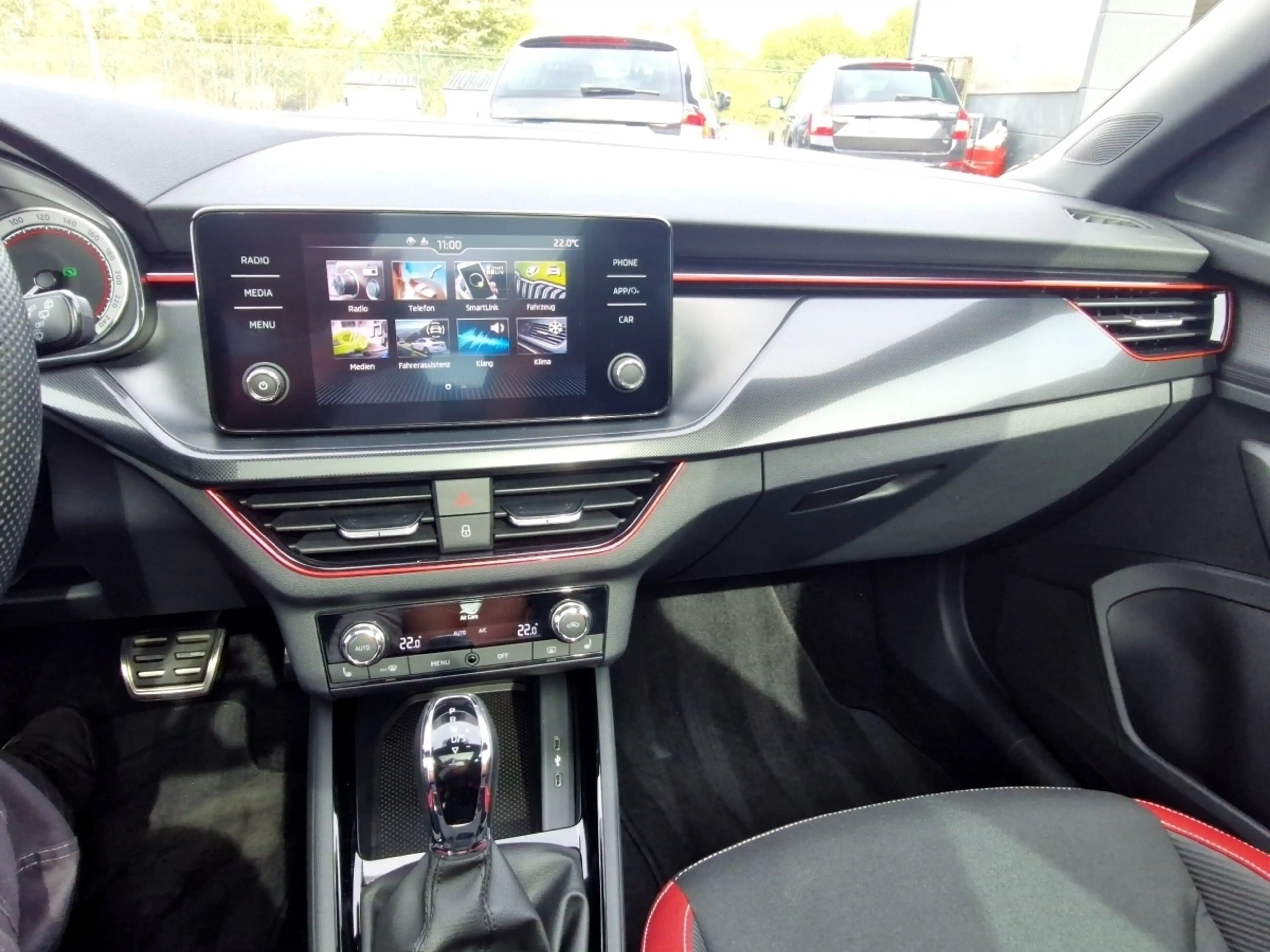 Skoda Scala 1.5 TSI Monte Carlo DSG LED Pano Sitzhzg Klimaau — photo 11