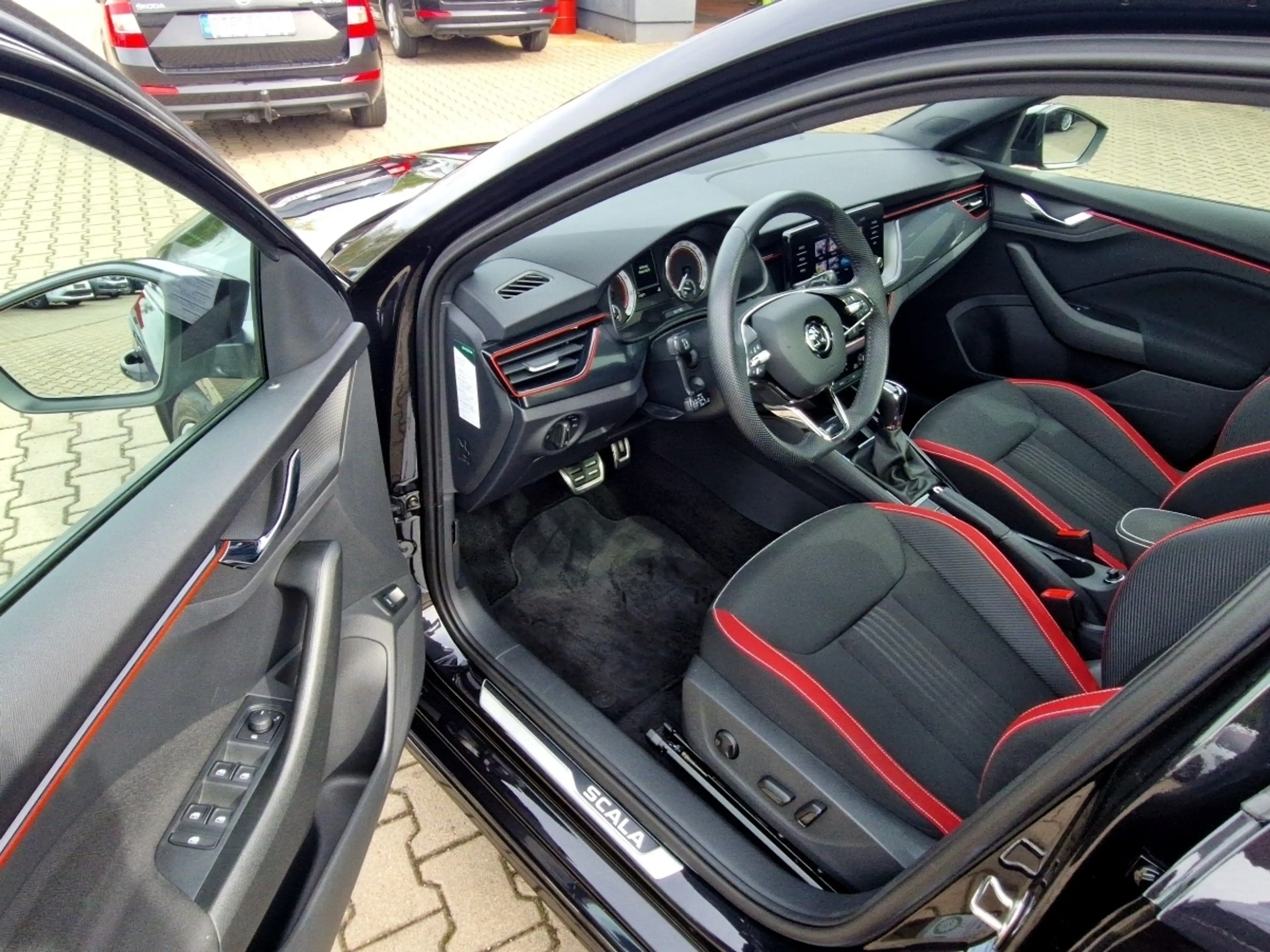 Skoda Scala 1.5 TSI Monte Carlo DSG LED Pano Sitzhzg Klimaau — photo 7