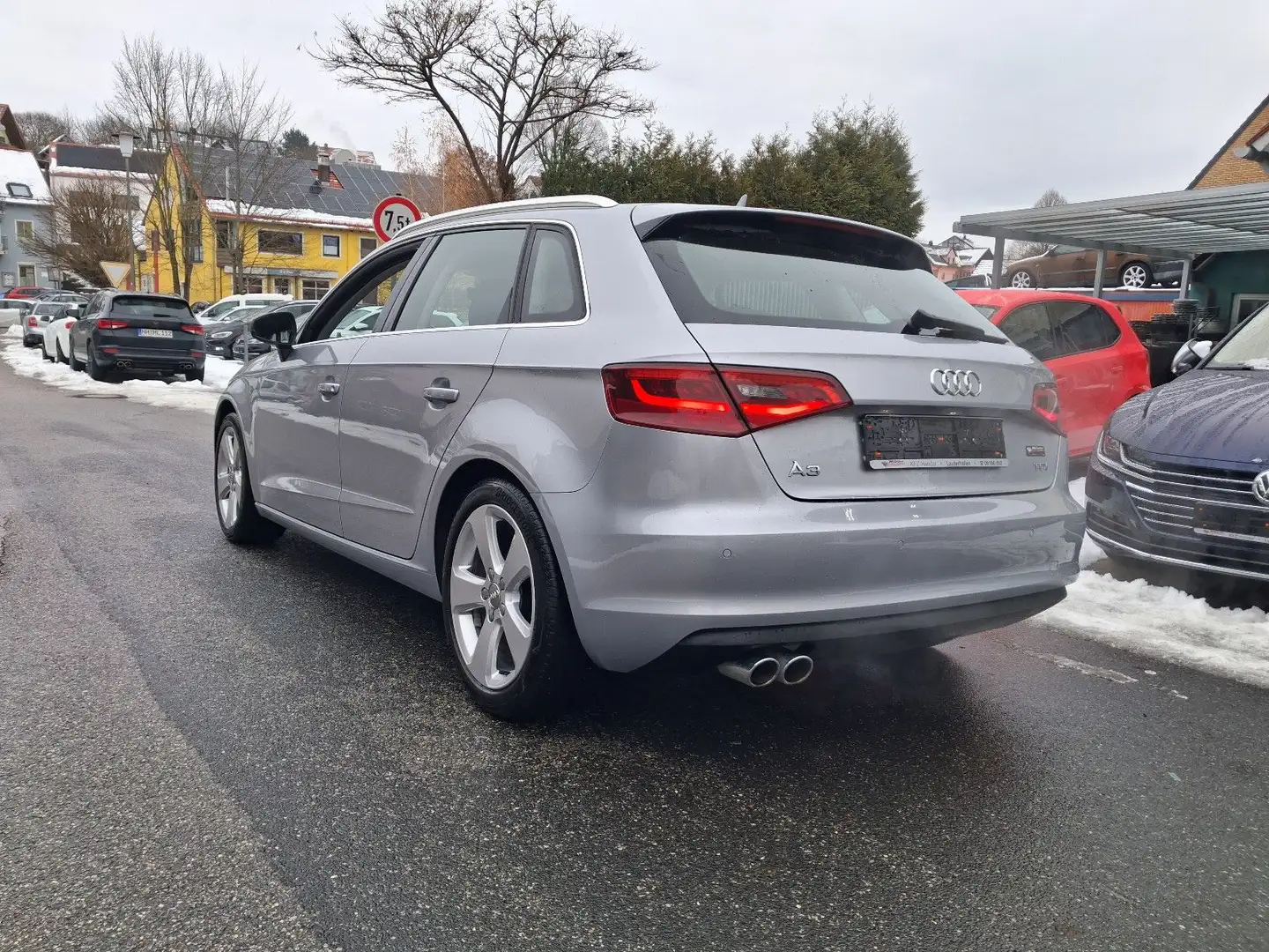 Audi A3 Sportb. 2.0 TDI S tr. Ambition AHK+XENON+NAVI Silber - 2