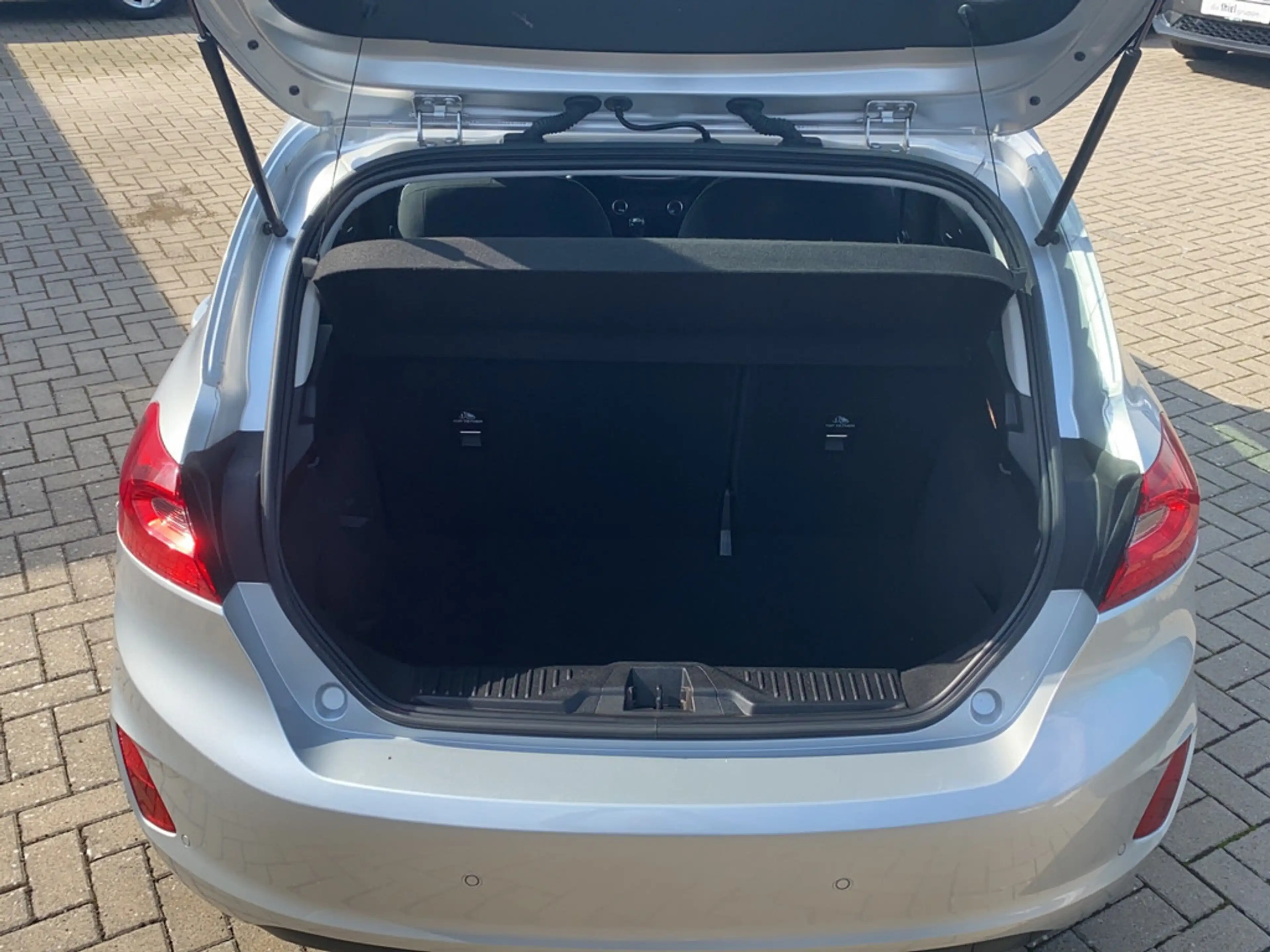 Ford Fiesta 1.0 Ecoboost Cool & Connect — photo 12