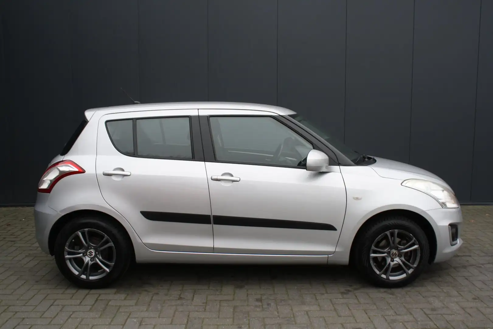 Suzuki Swift 1.2 Comfort EASSS AIRCO - 5-DEURS - LM VELGEN Grau - 2