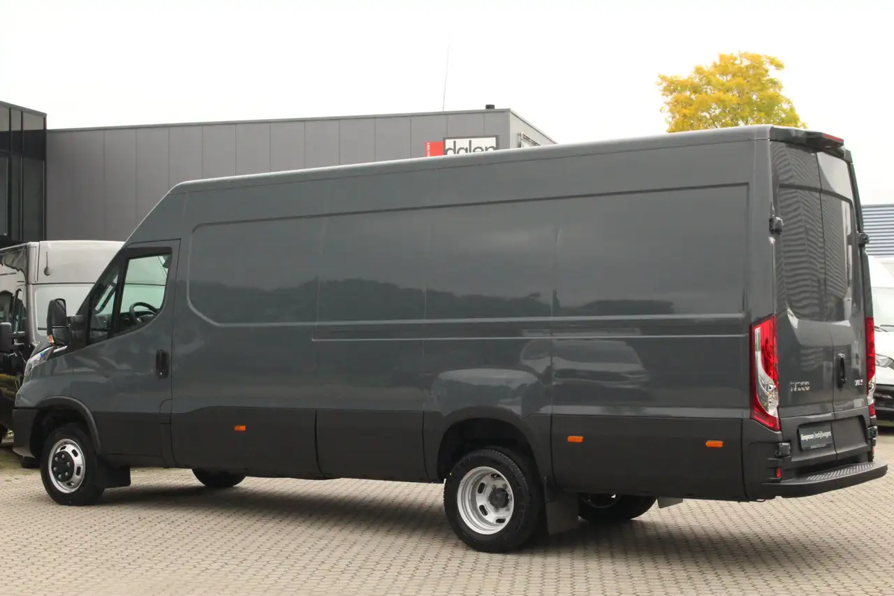 Iveco Daily 2024 — фото 11