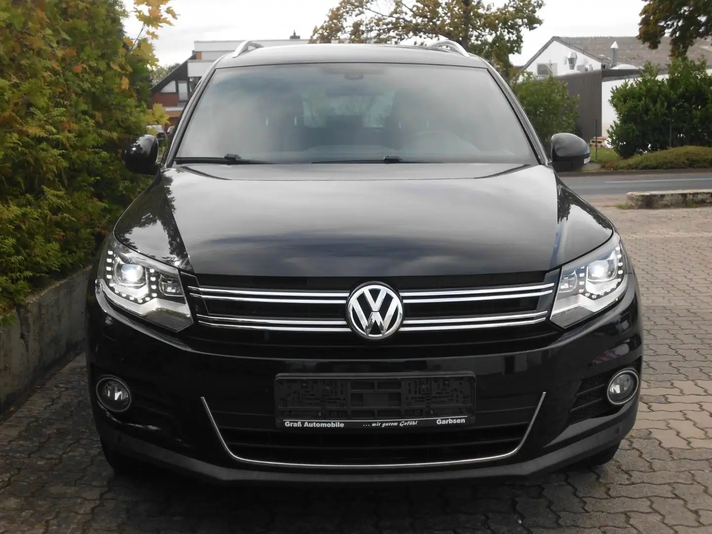 Volkswagen Tiguan 2.0 TDI   * unfallfrei /1.Lack /VW-SH * Schwarz - 2