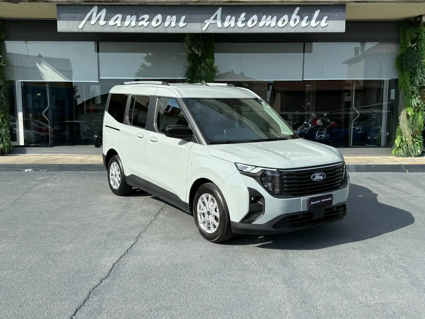 Ford Tourneo Courier 1.0 EcoBoost Titanium IVA ESPOSTA Gris - 1
