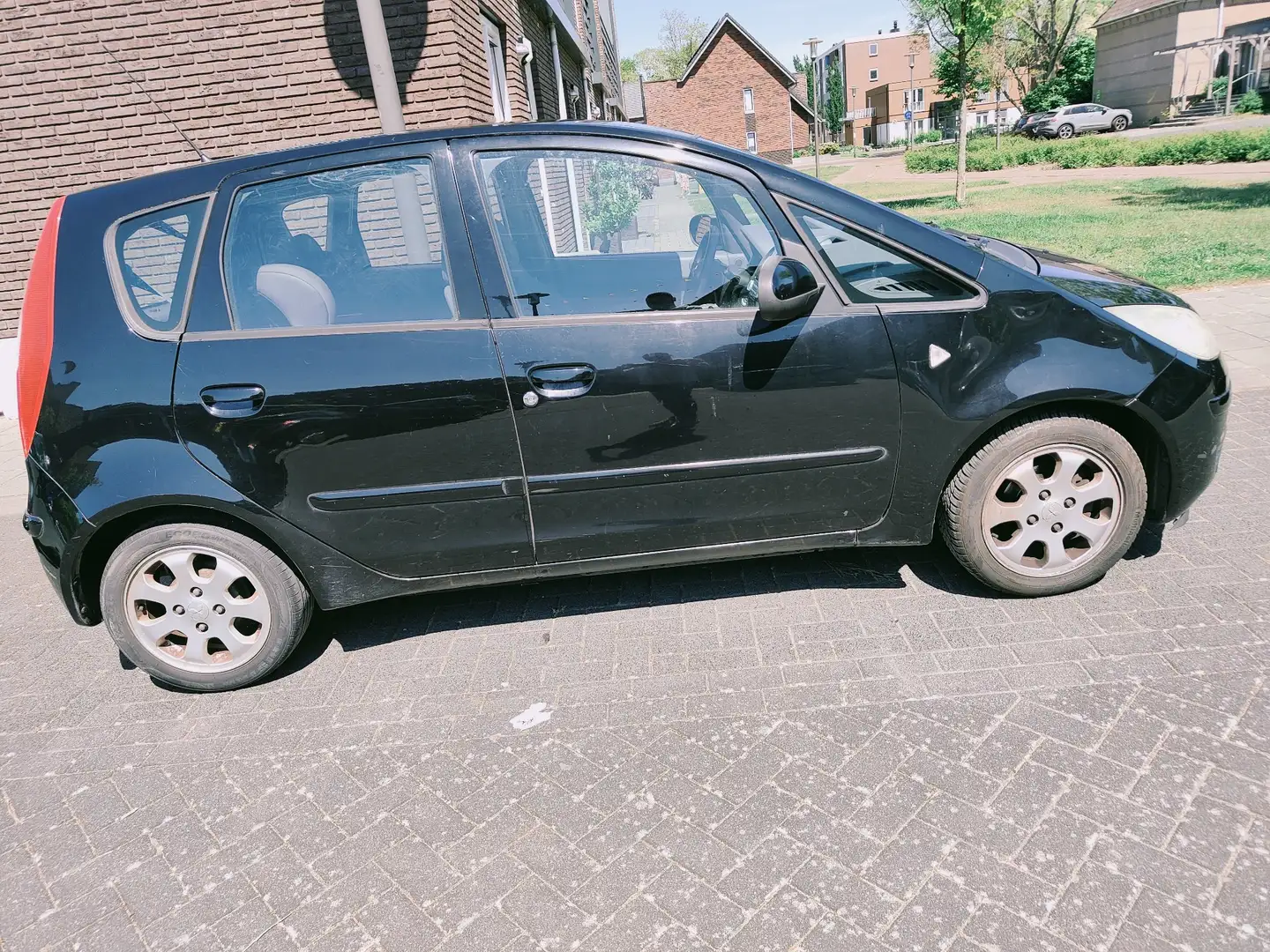 Mitsubishi Colt CZ3 1.3 Invite zwart - 1