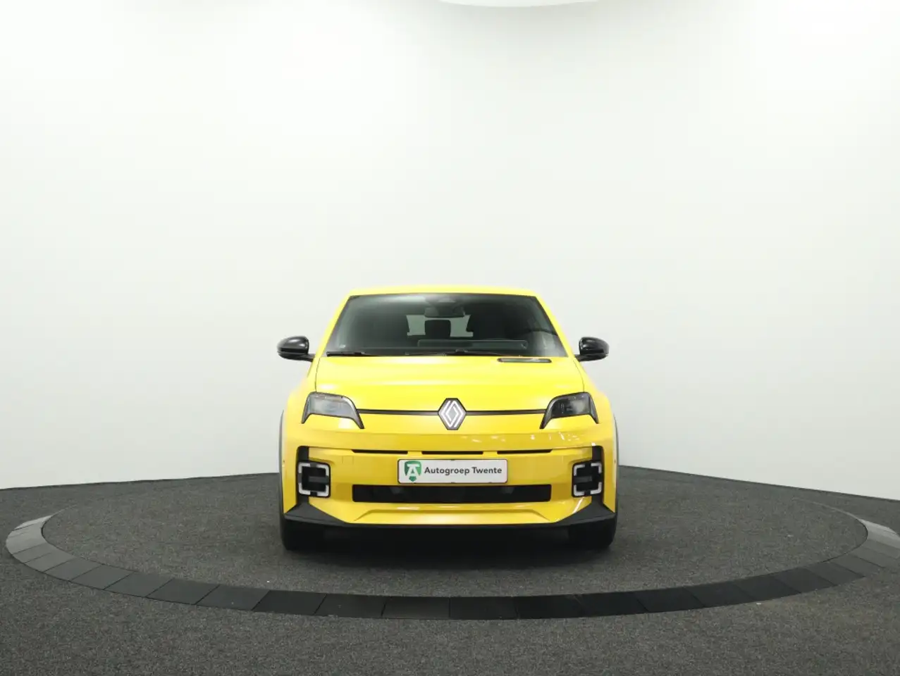 Renault R 5 2026 — фото 13