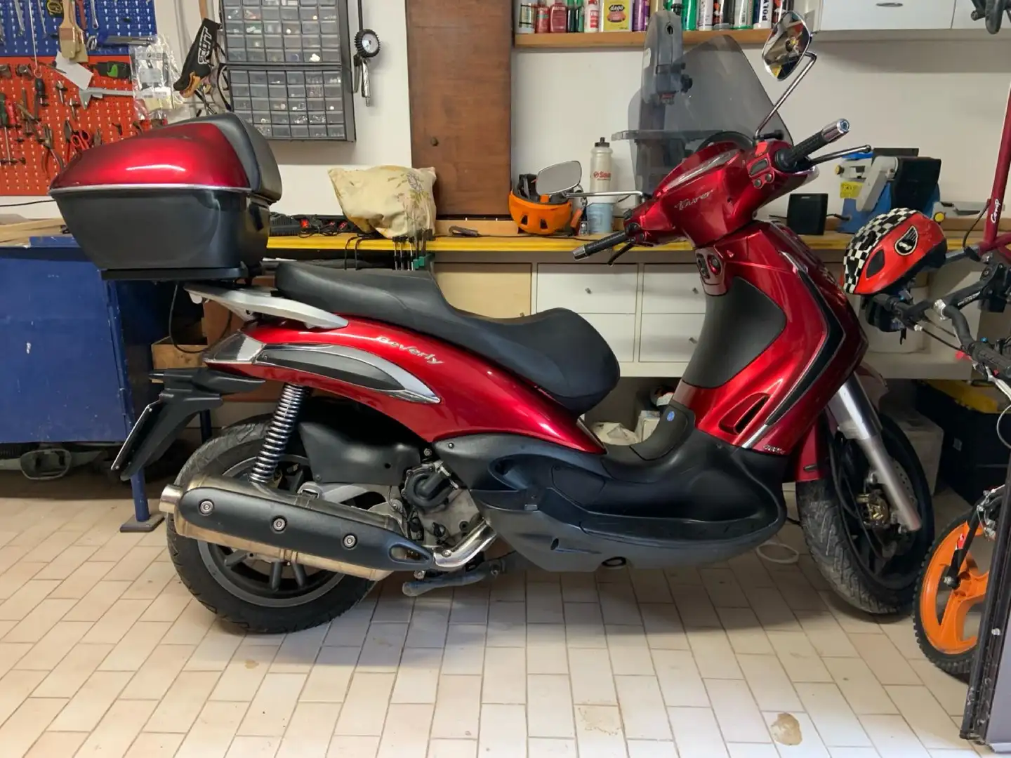 Piaggio Beverly 400 Tourer Rouge - 2