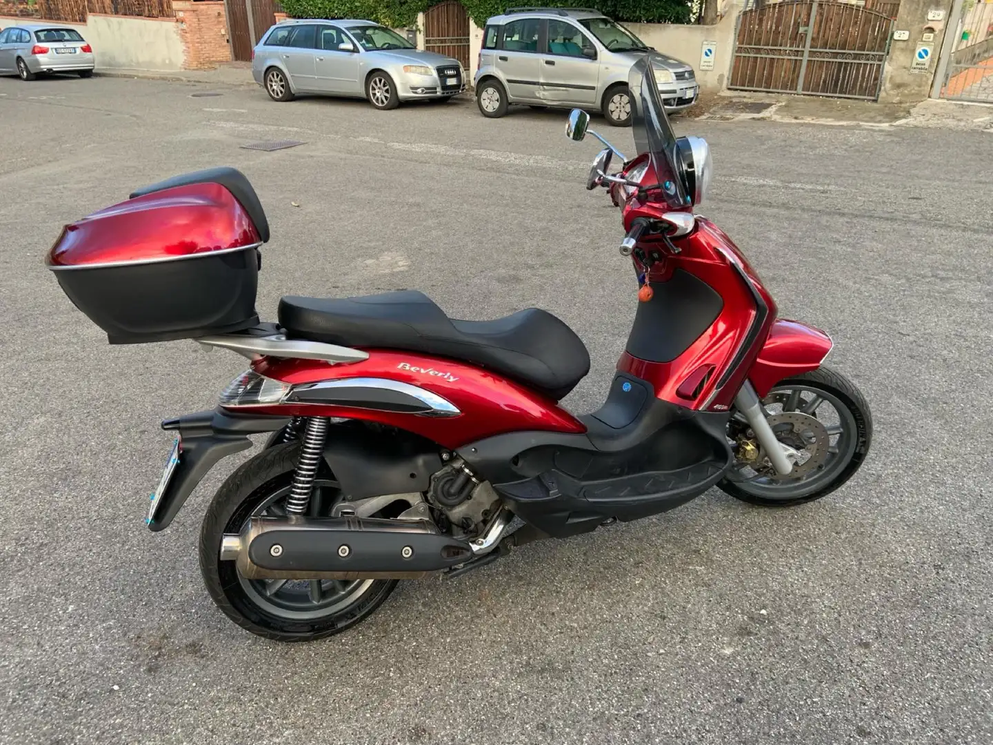 Piaggio Beverly 400 Tourer Rouge - 1