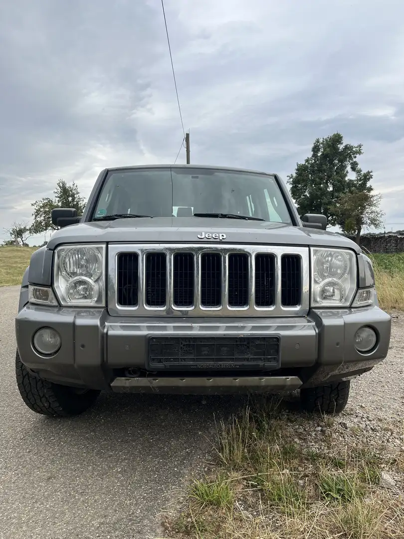 Jeep Commander 3.0 V6 CRD Limited Сірий - 2