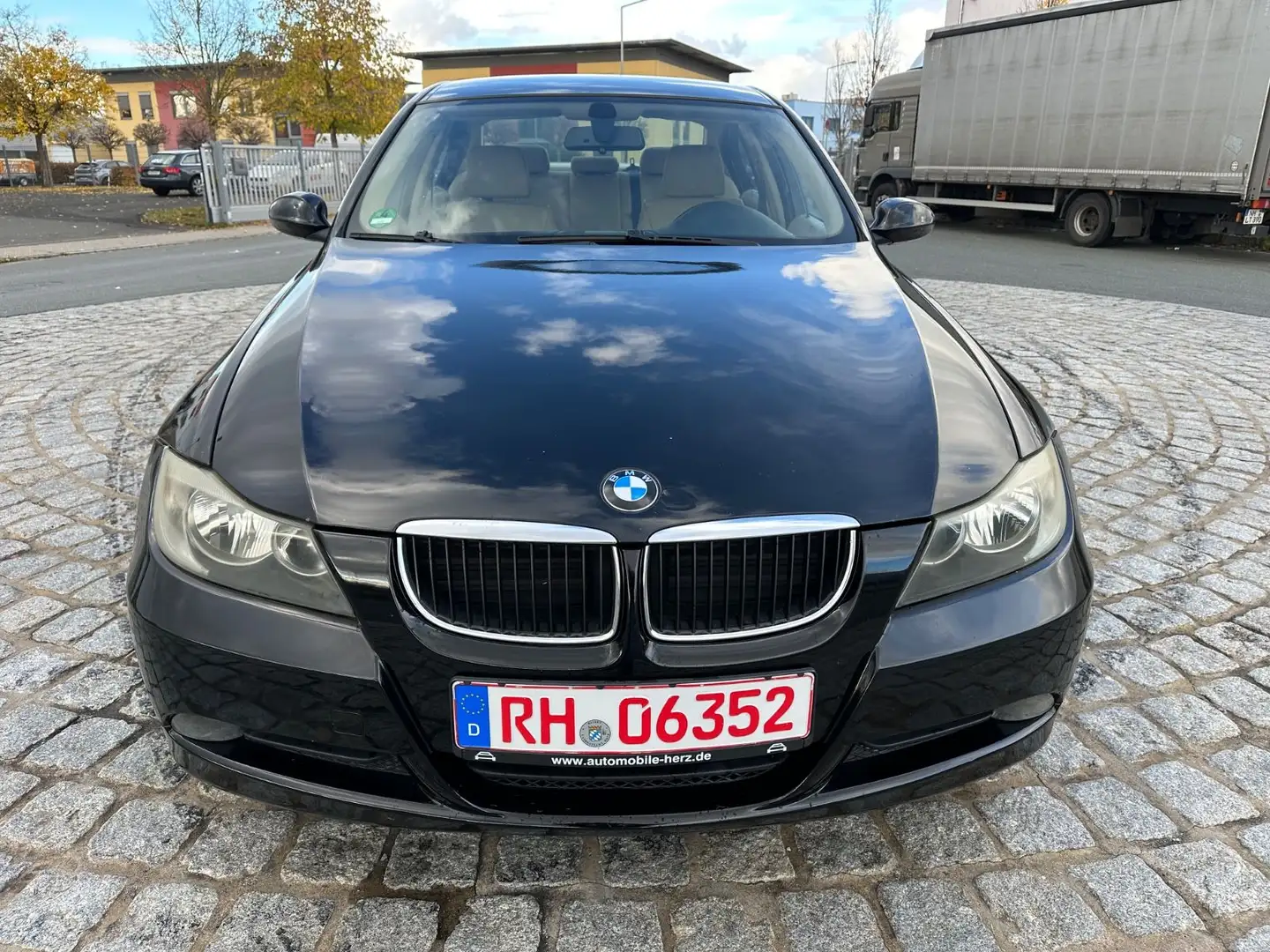 BMW 318 3 Limousine 318i Schwarz - 2