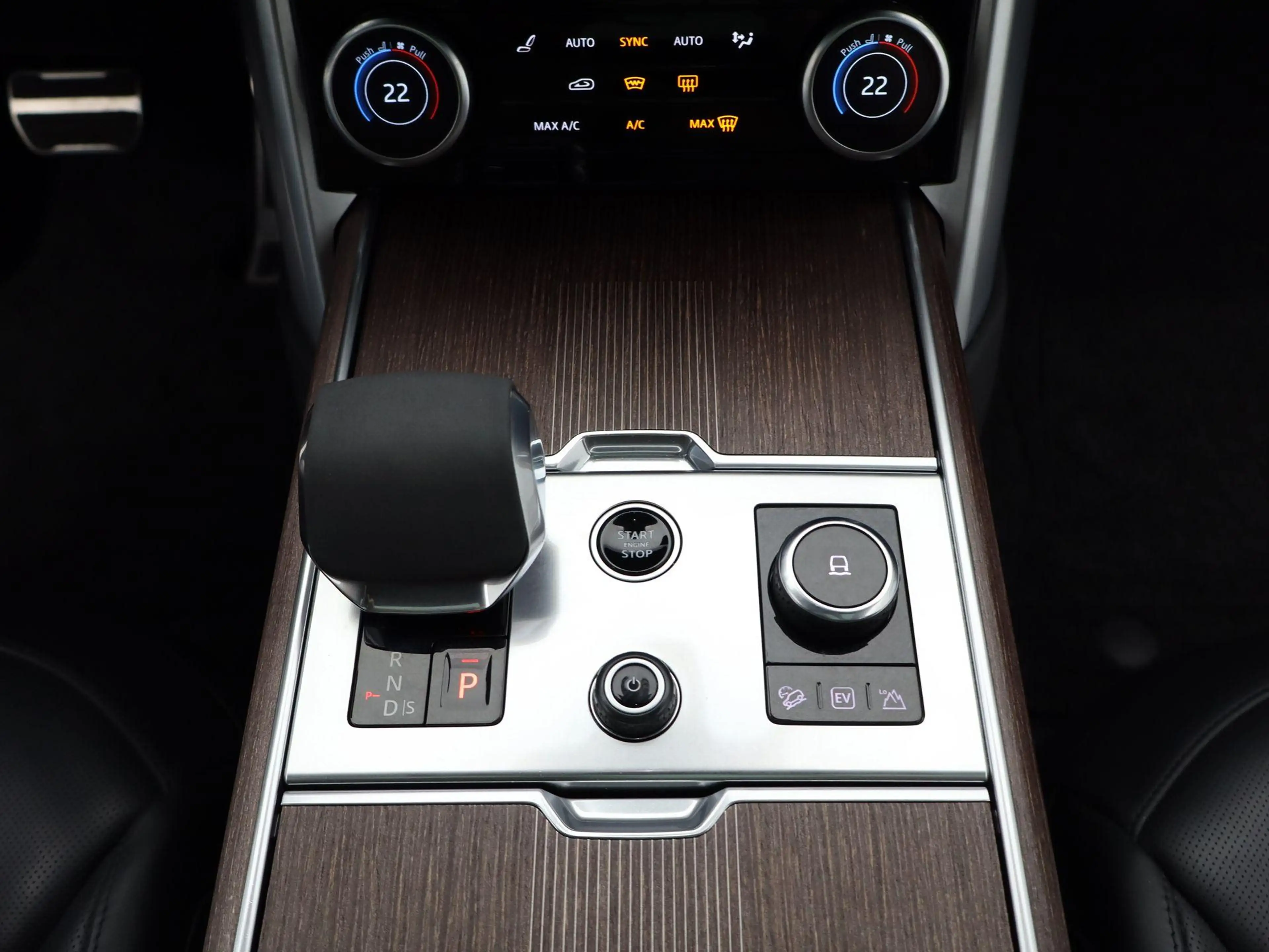 Land Rover Range Rover 3.0 P510e Autobiography PHEV — photo 13