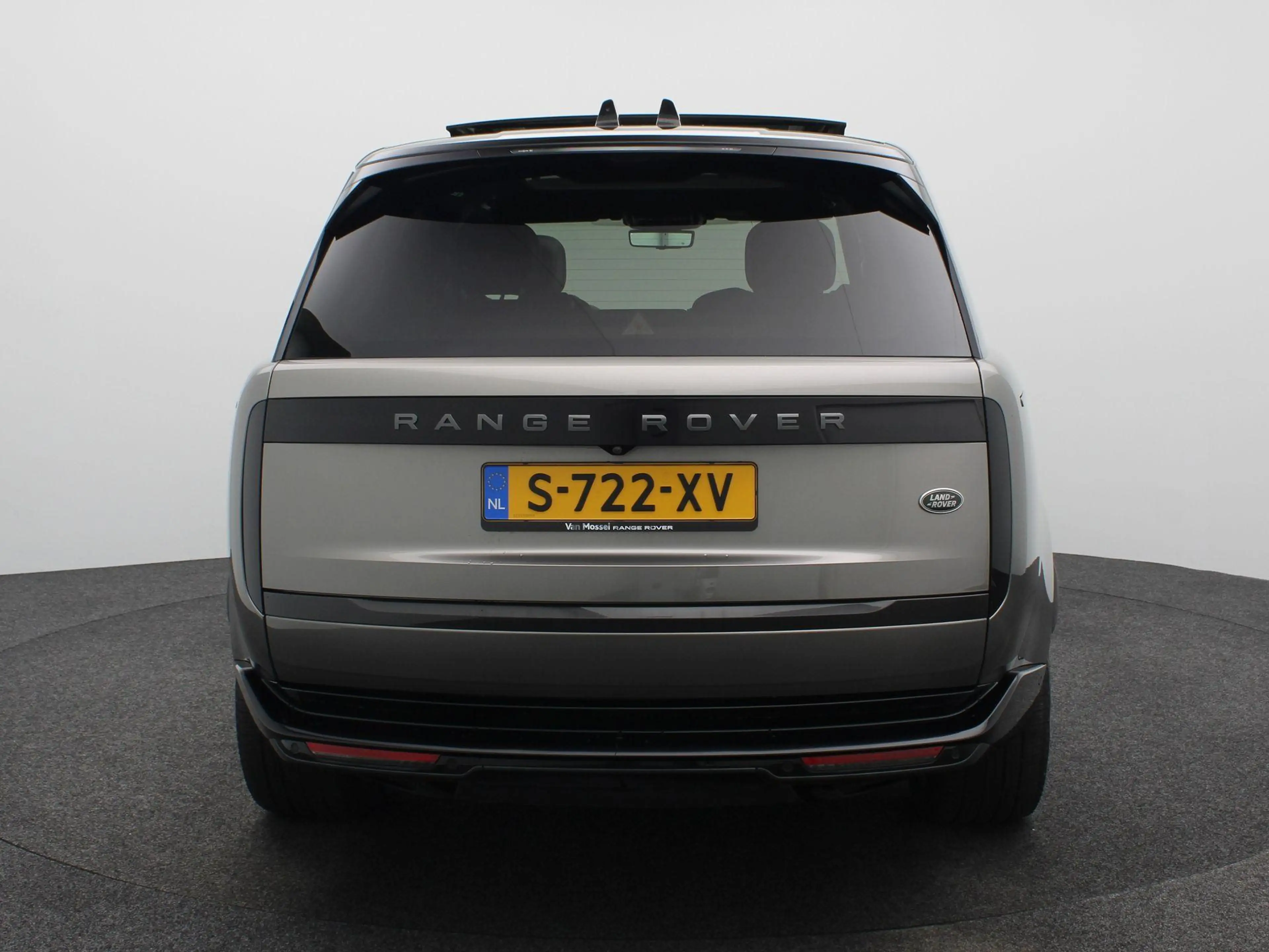 Land Rover Range Rover 3.0 P510e Autobiography PHEV — photo 5