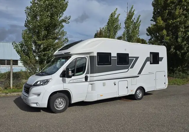 Fiat Ducato adria matrix 670 dc plus 4 couchages-attelage-panneau solaire-store-immat fr