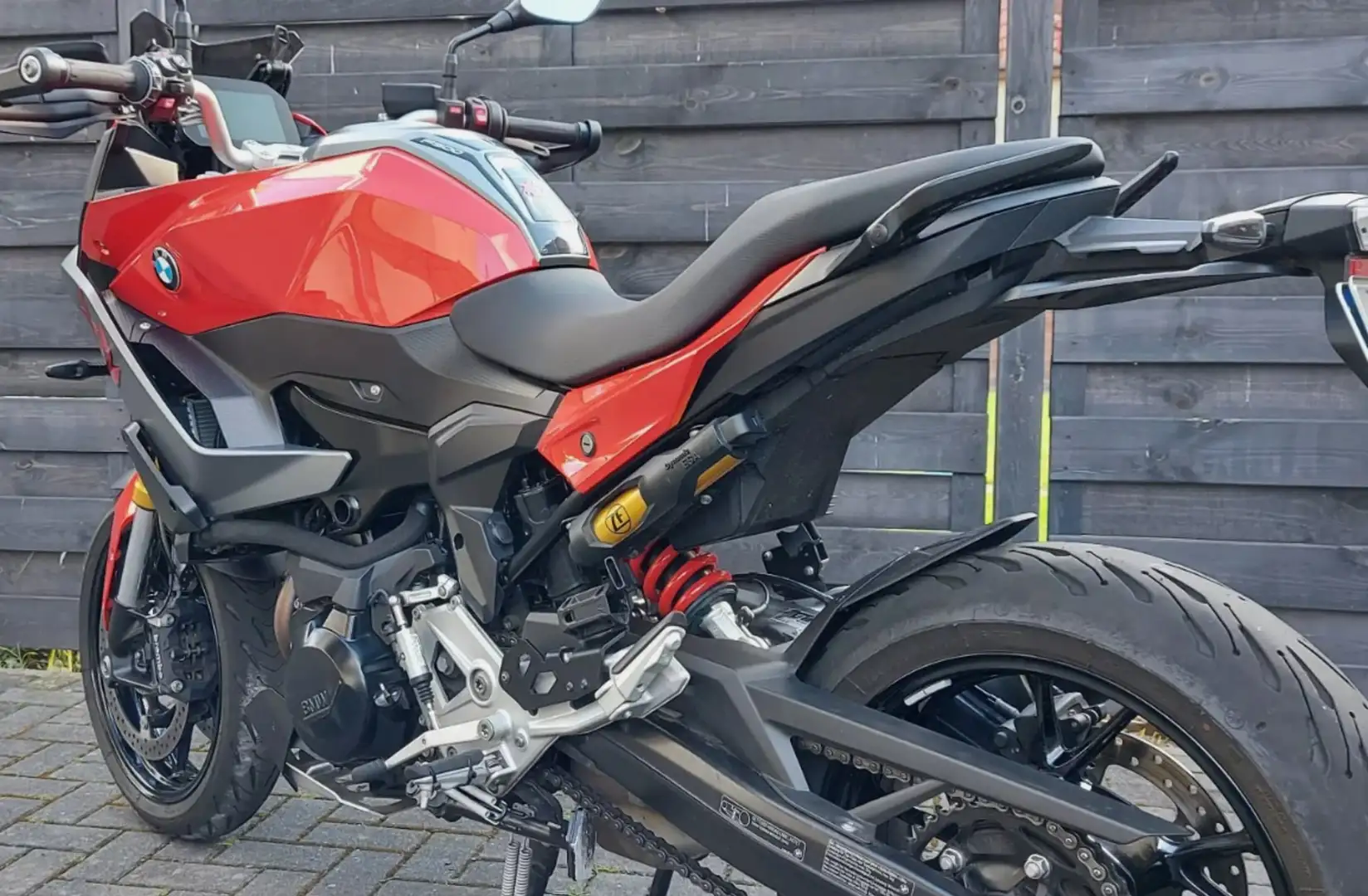 BMW F 900 XR Rouge - 2