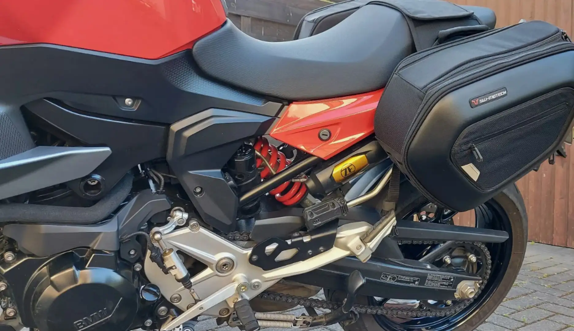 BMW F 900 XR Czerwony - 1