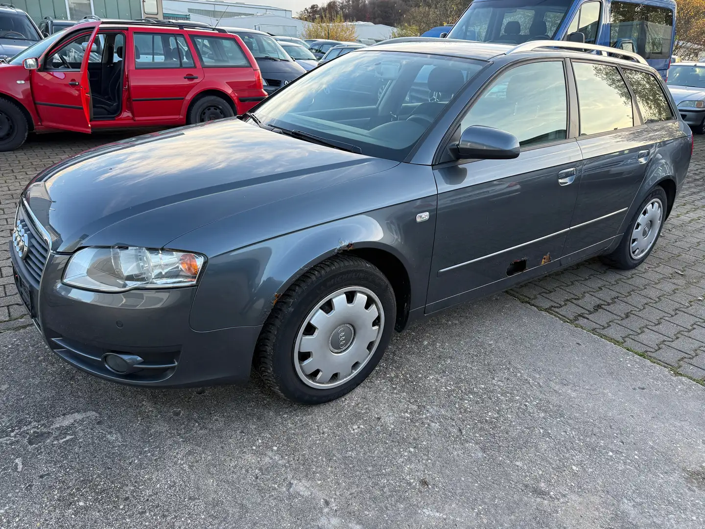 Audi A4 2.0 Automatik Grau - 2