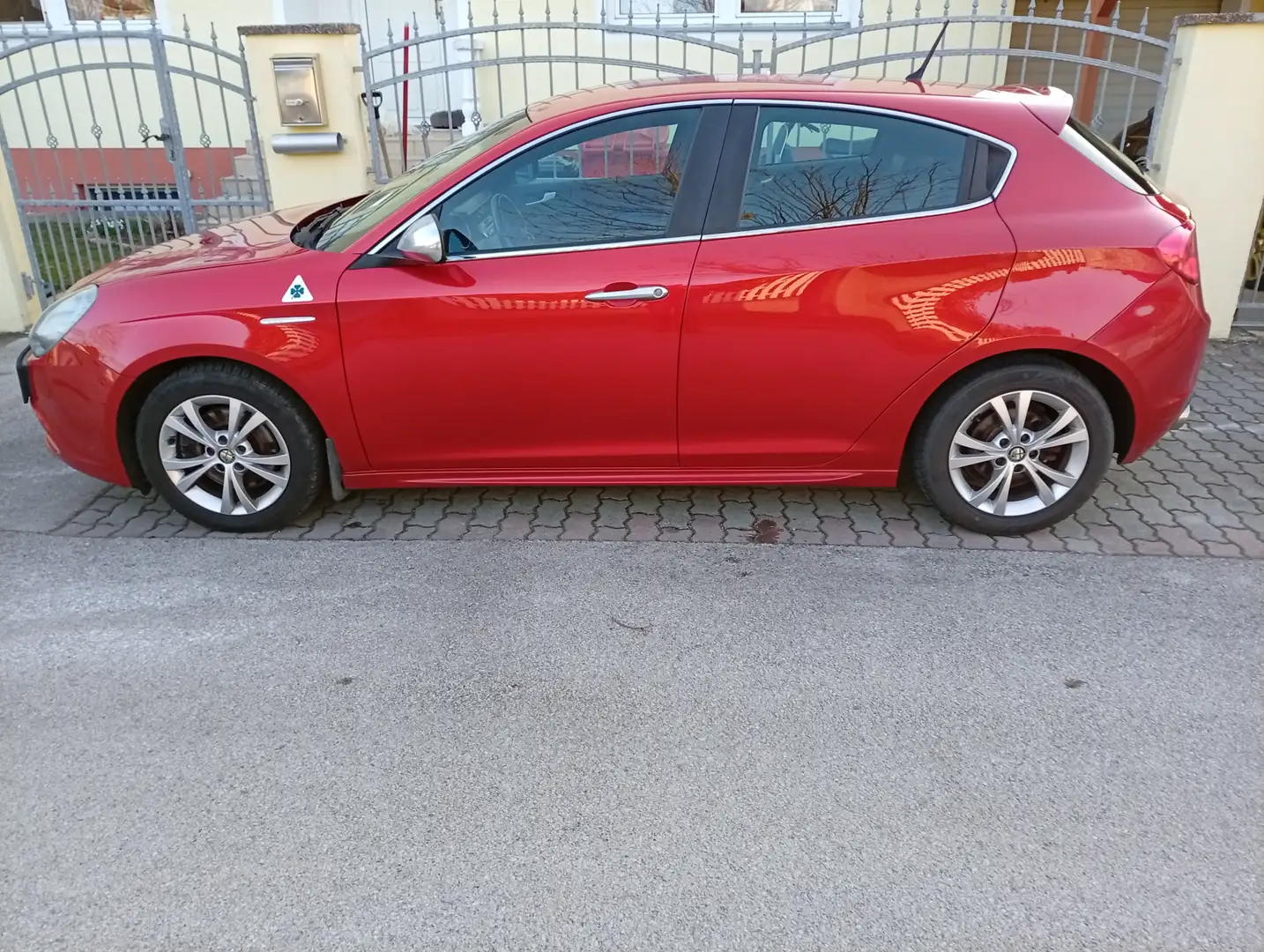 Alfa Romeo Giulietta Giulietta 1,4 TB Multi Air Distinctive Distinctive Rot - 2