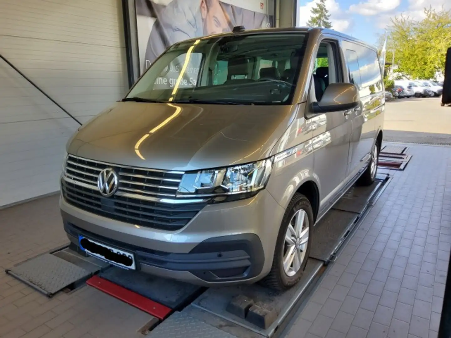 Volkswagen T6.1 Multivan 2.0 TDI DSG 4Motion Comfortline Na Beige - 2