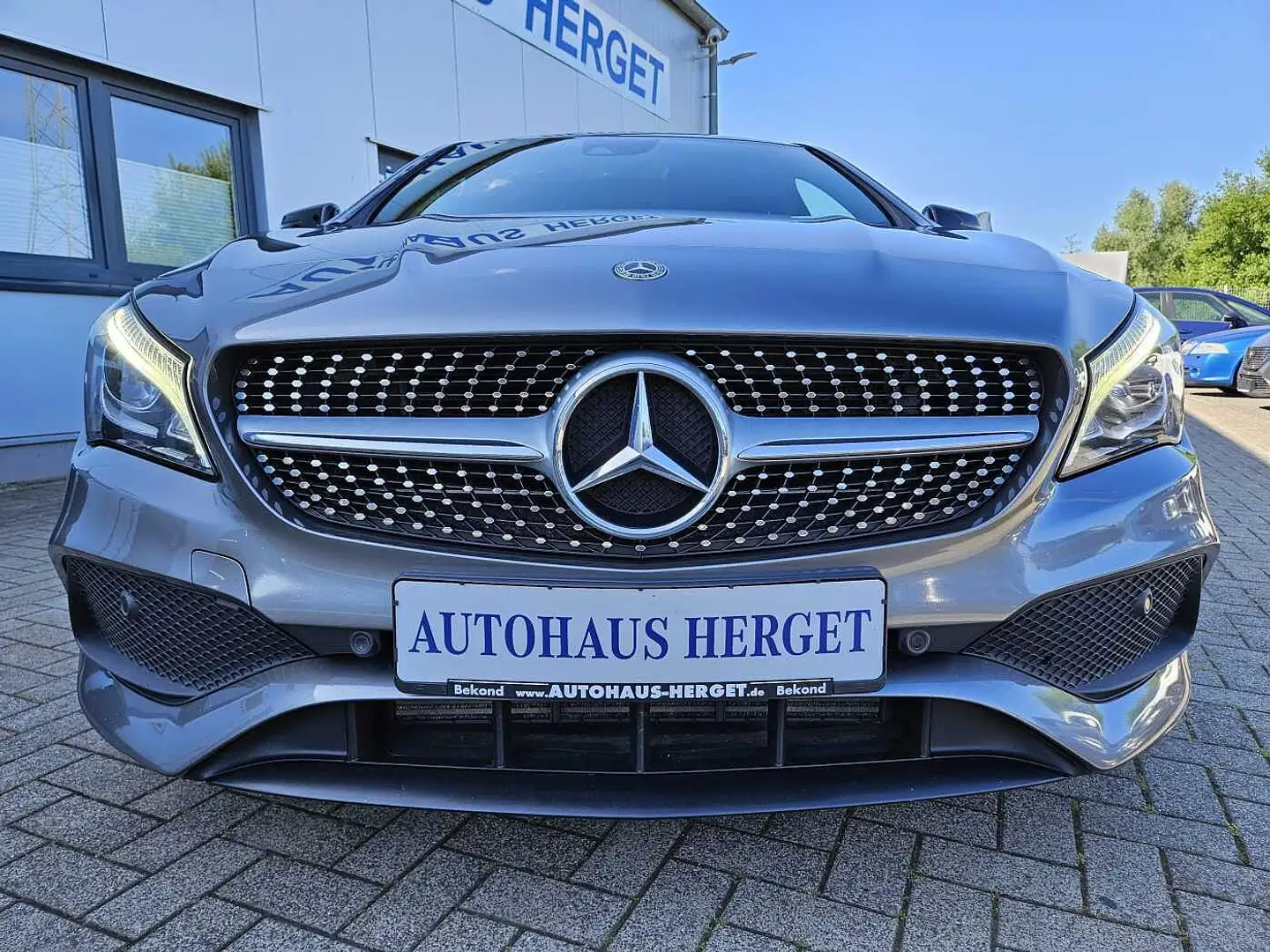 Mercedes-Benz CLA 200 CLA Shooting Brake 200 7G-DCT AMG Line 2. HAND/LED Grau - 2