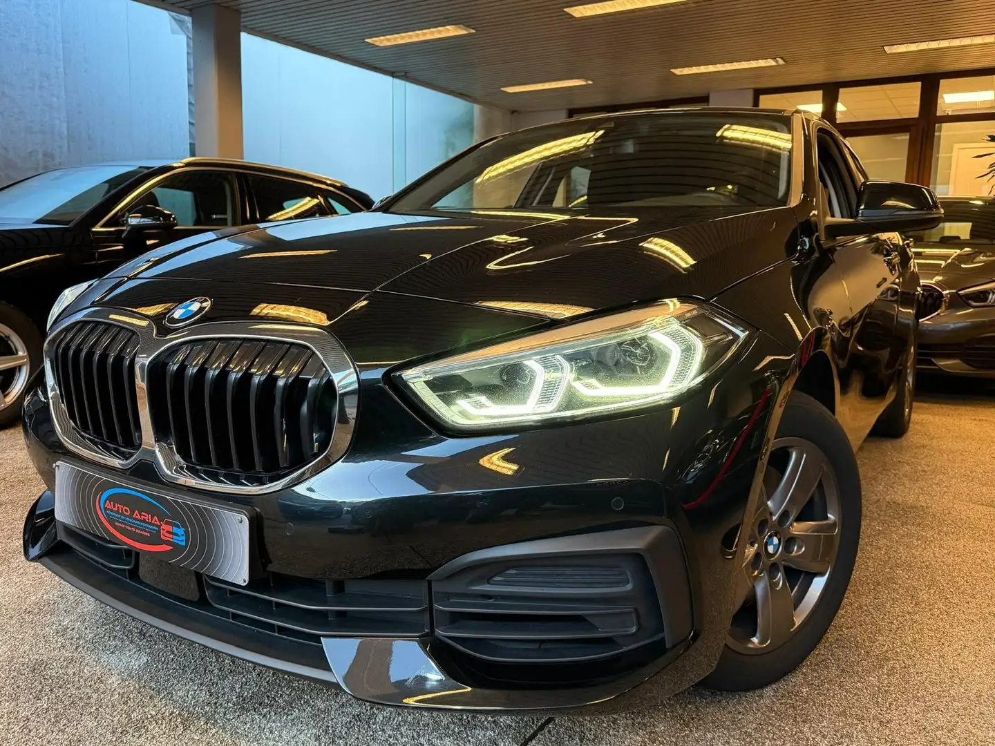 BMW 118 118iA OPF*CAMERA*EU6D*GARANTIE12M Noir - 1