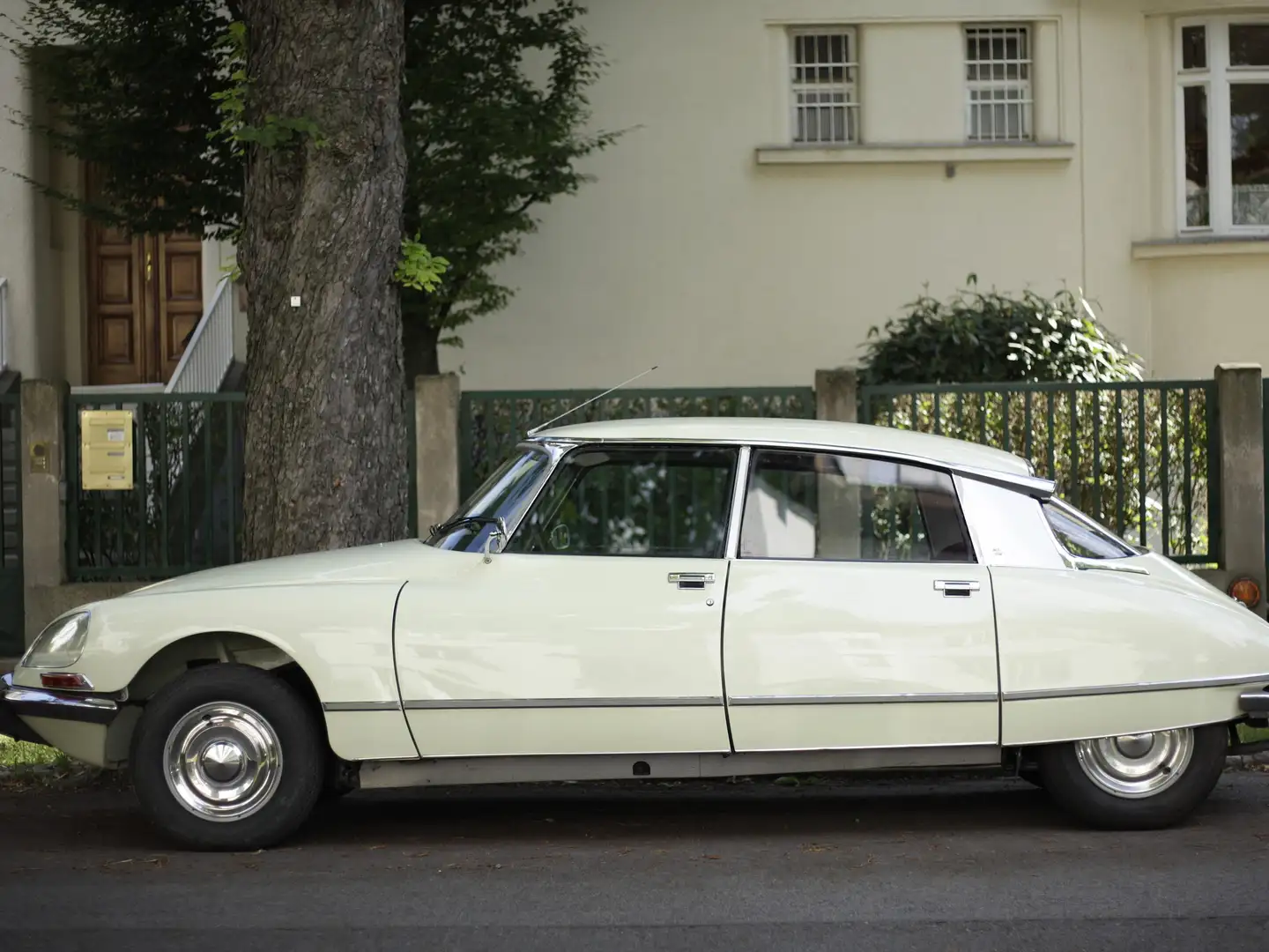 Citroen DS 20 Beige - 2