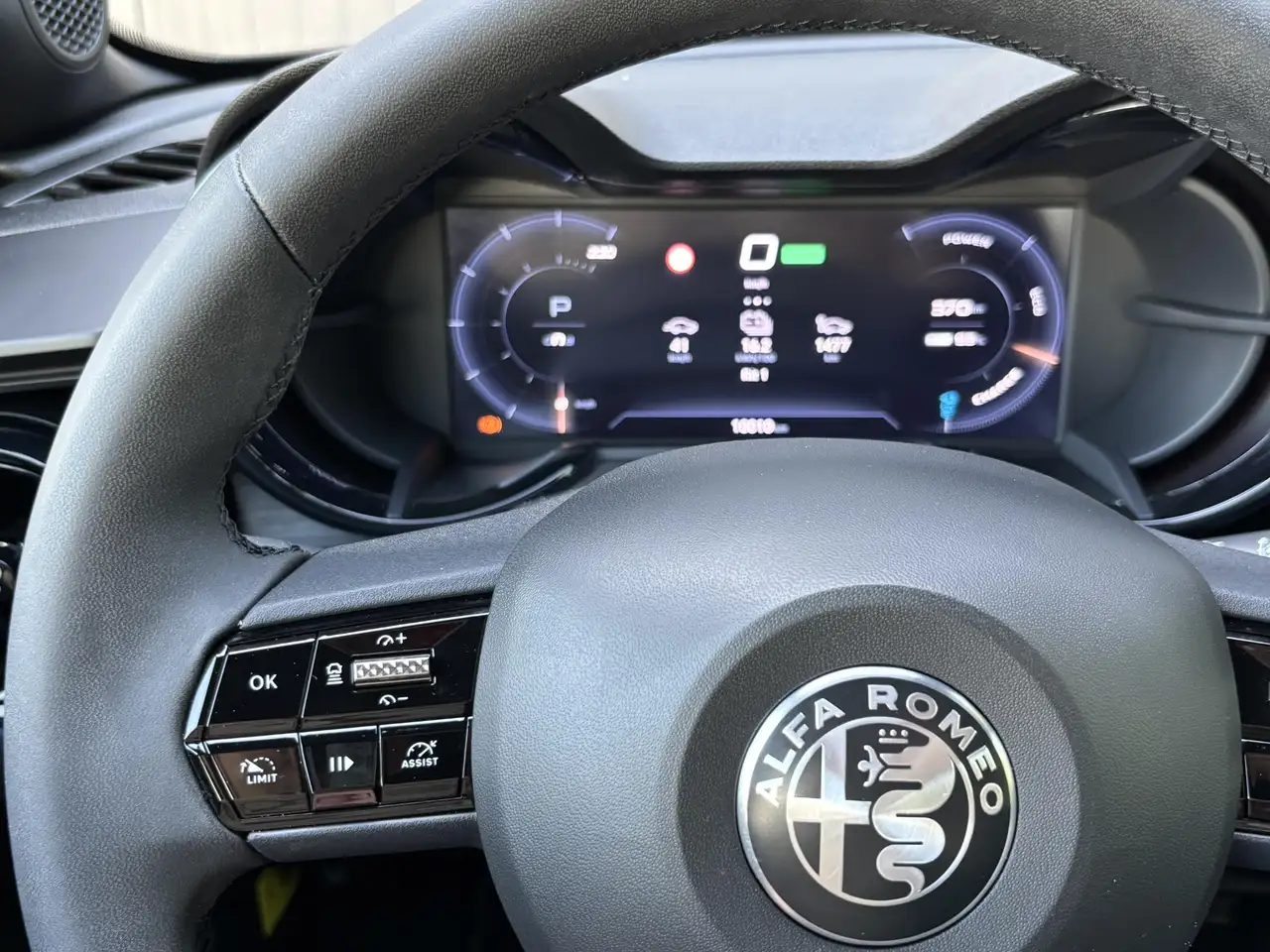 Alfa Romeo Junior 2025 — фото 15