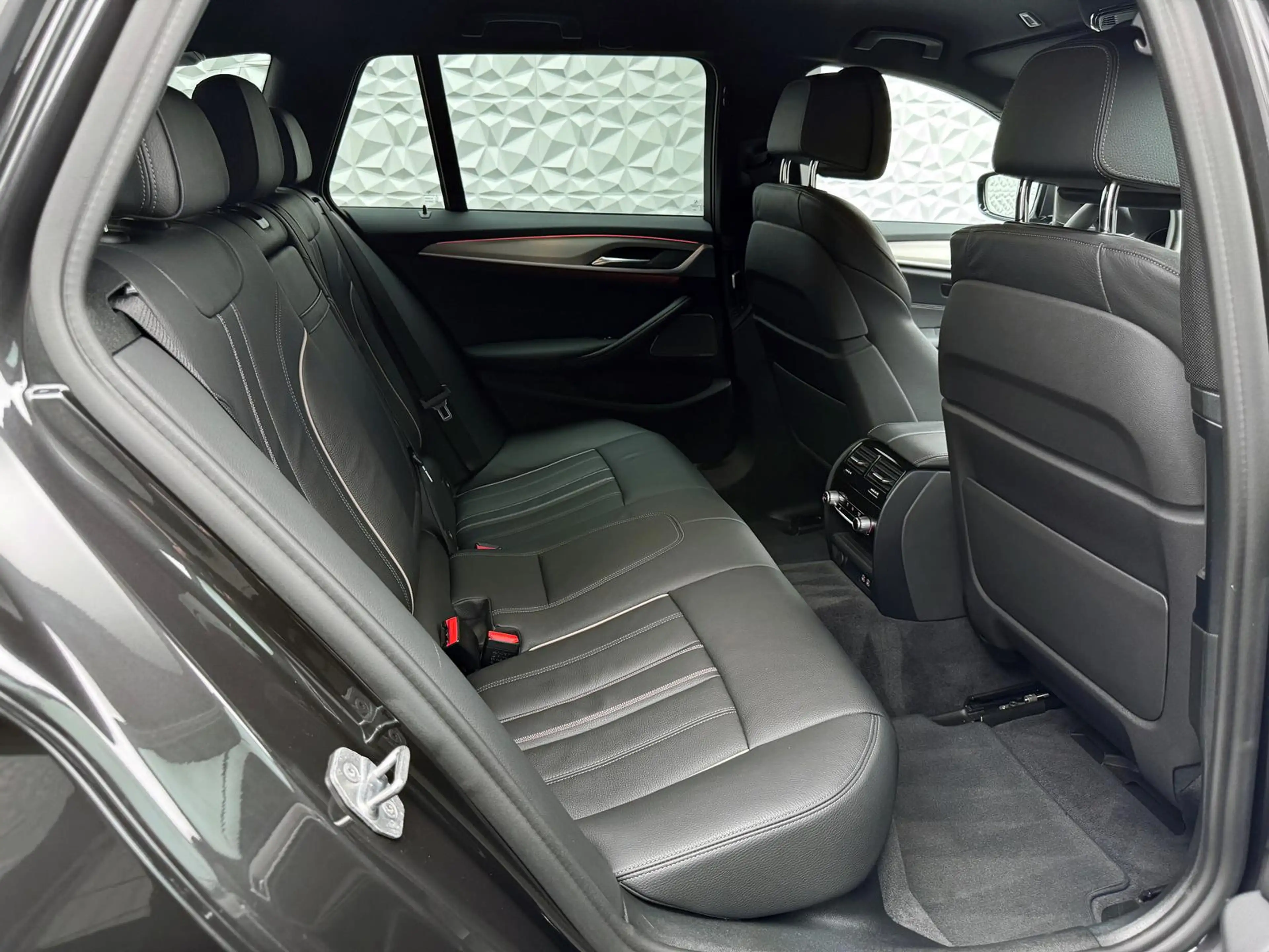 BMW 540 d*XDRIVE*M-PAKET*AHK*H&K*LIVE*360°HUD*KEYL*DAB — photo 13