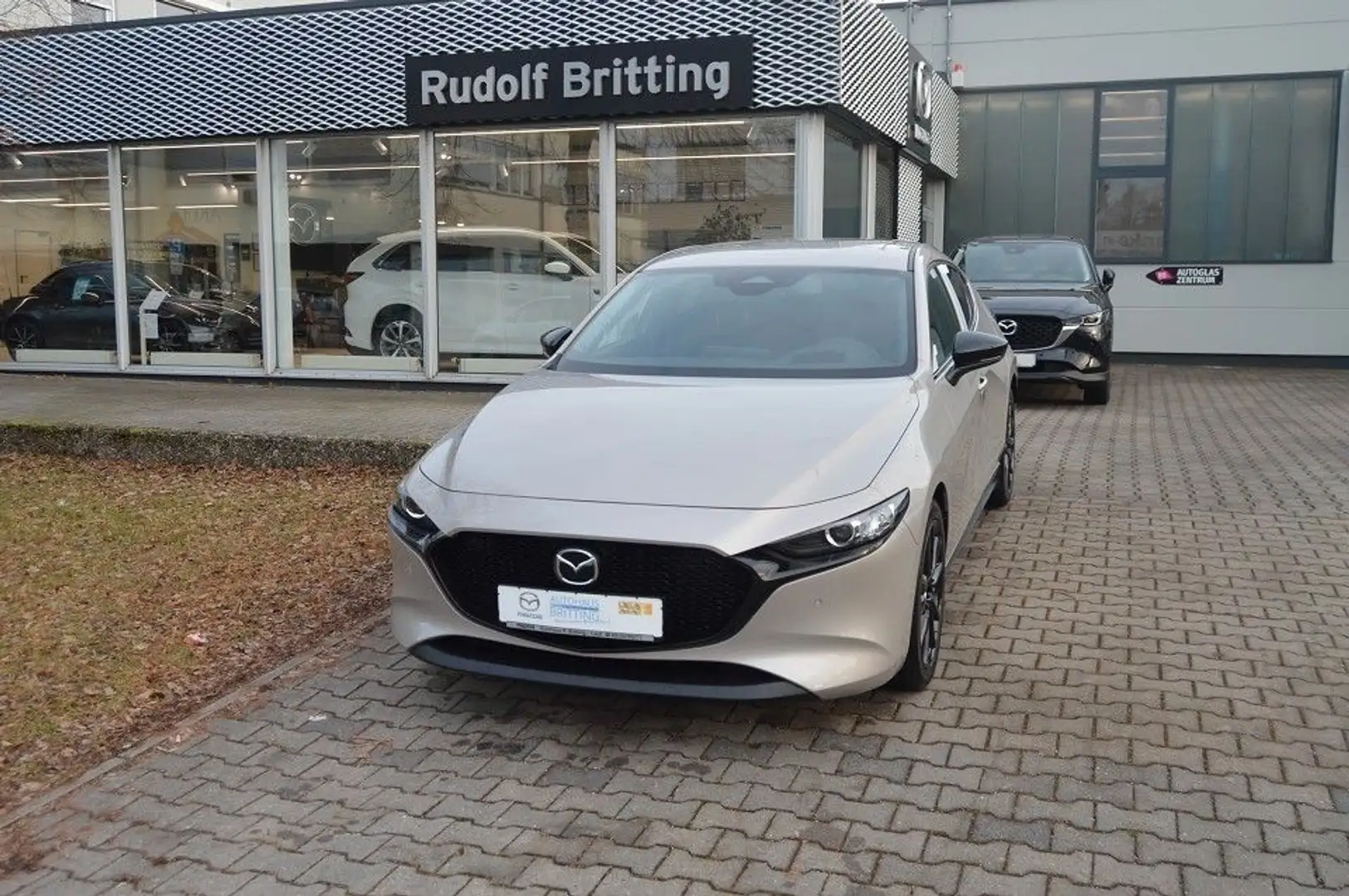 Mazda 3 Benzin 140PS 6GS Homura Navi PDC SHZ Šedá - 2