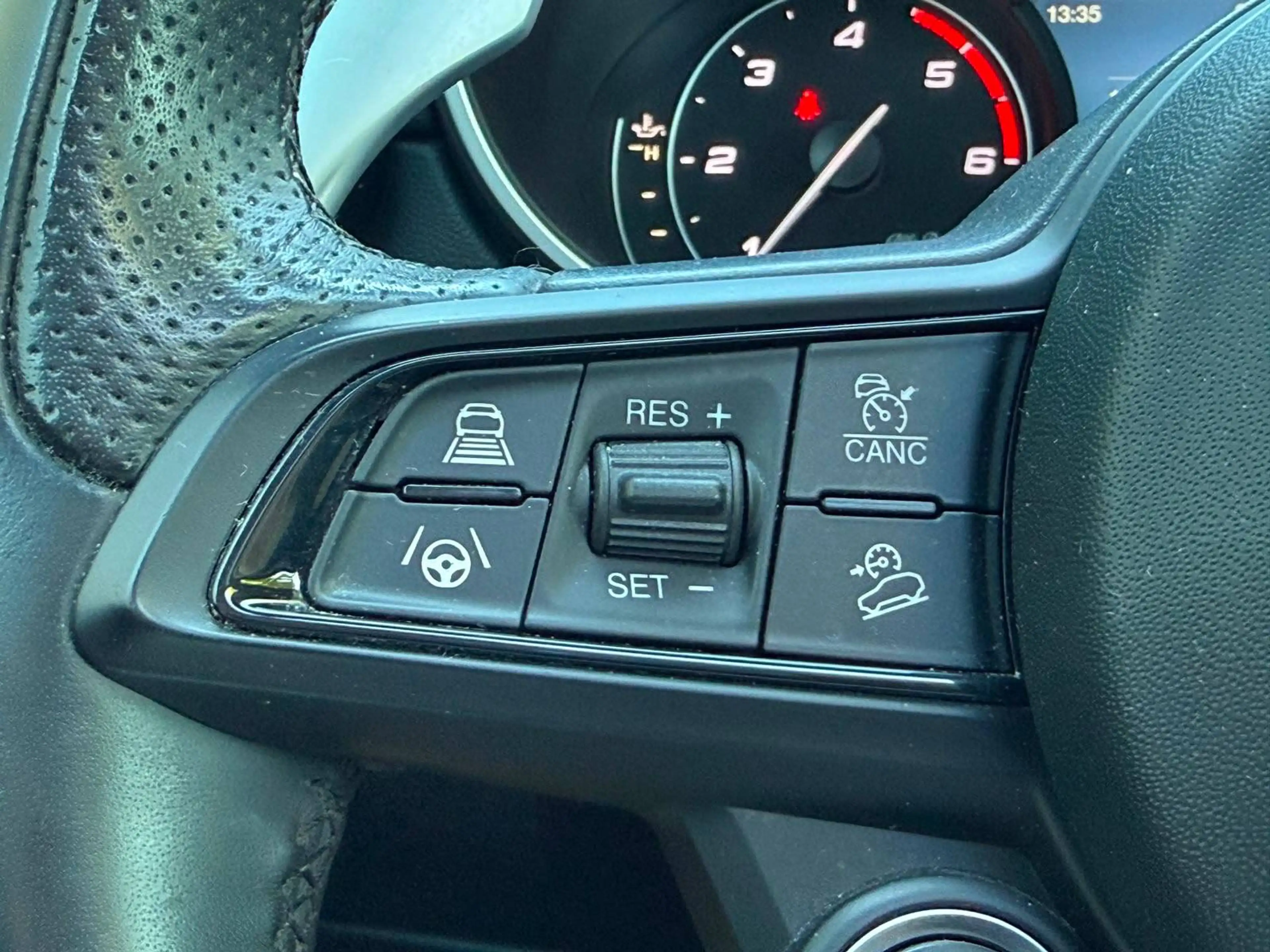 Alfa Romeo Stelvio adaptive cruise controle/camera/navigatie — photo 13