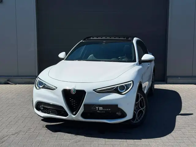 Alfa Romeo Stelvio adaptive cruise controle/camera/navigatie