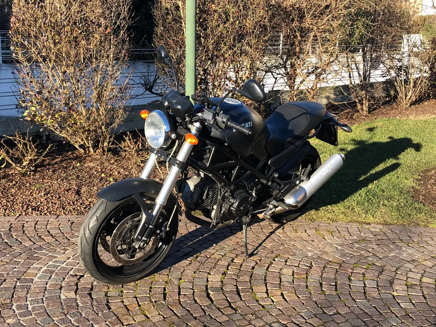Ducati Monster 695 Dark Zwart - 1