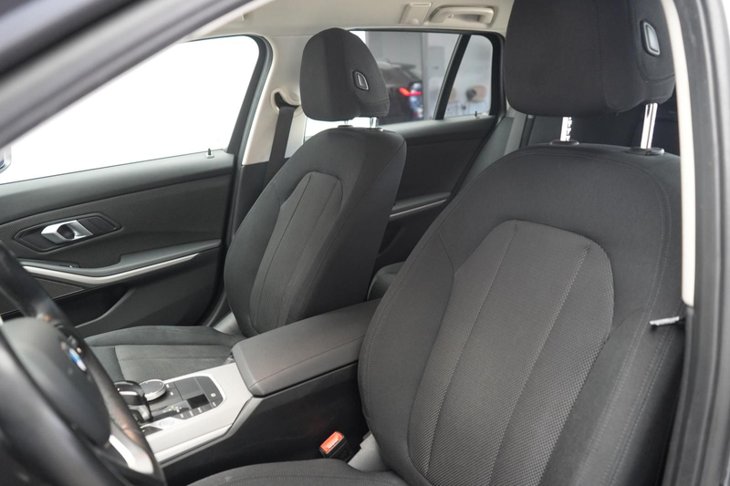 BMW 318 d Touring Advantage ACC/Kamera/H&K/AHK/ — photo 11
