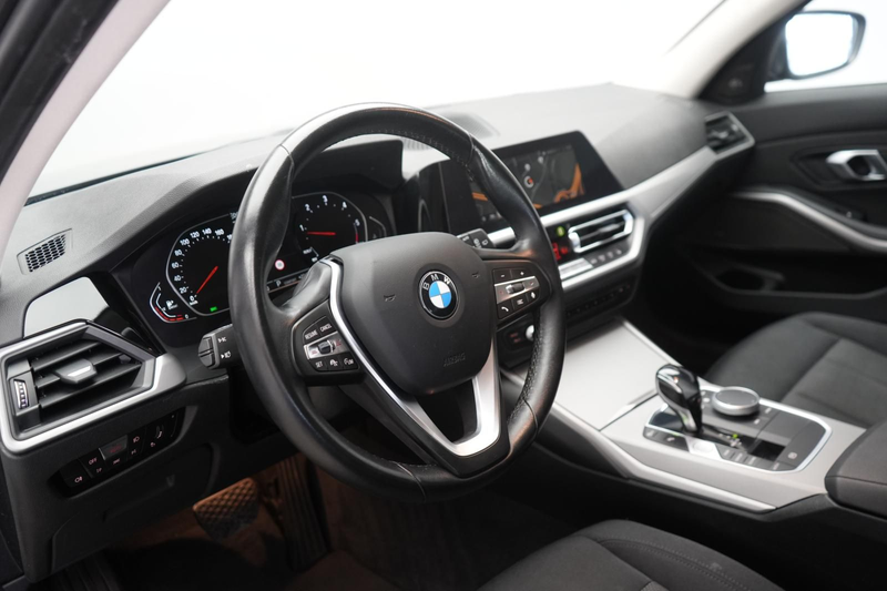 BMW 318 d Touring Advantage ACC/Kamera/H&K/AHK/ — photo 13