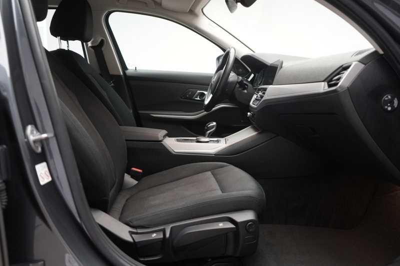 BMW 318 d Touring Advantage ACC/Kamera/H&K/AHK/ — photo 6