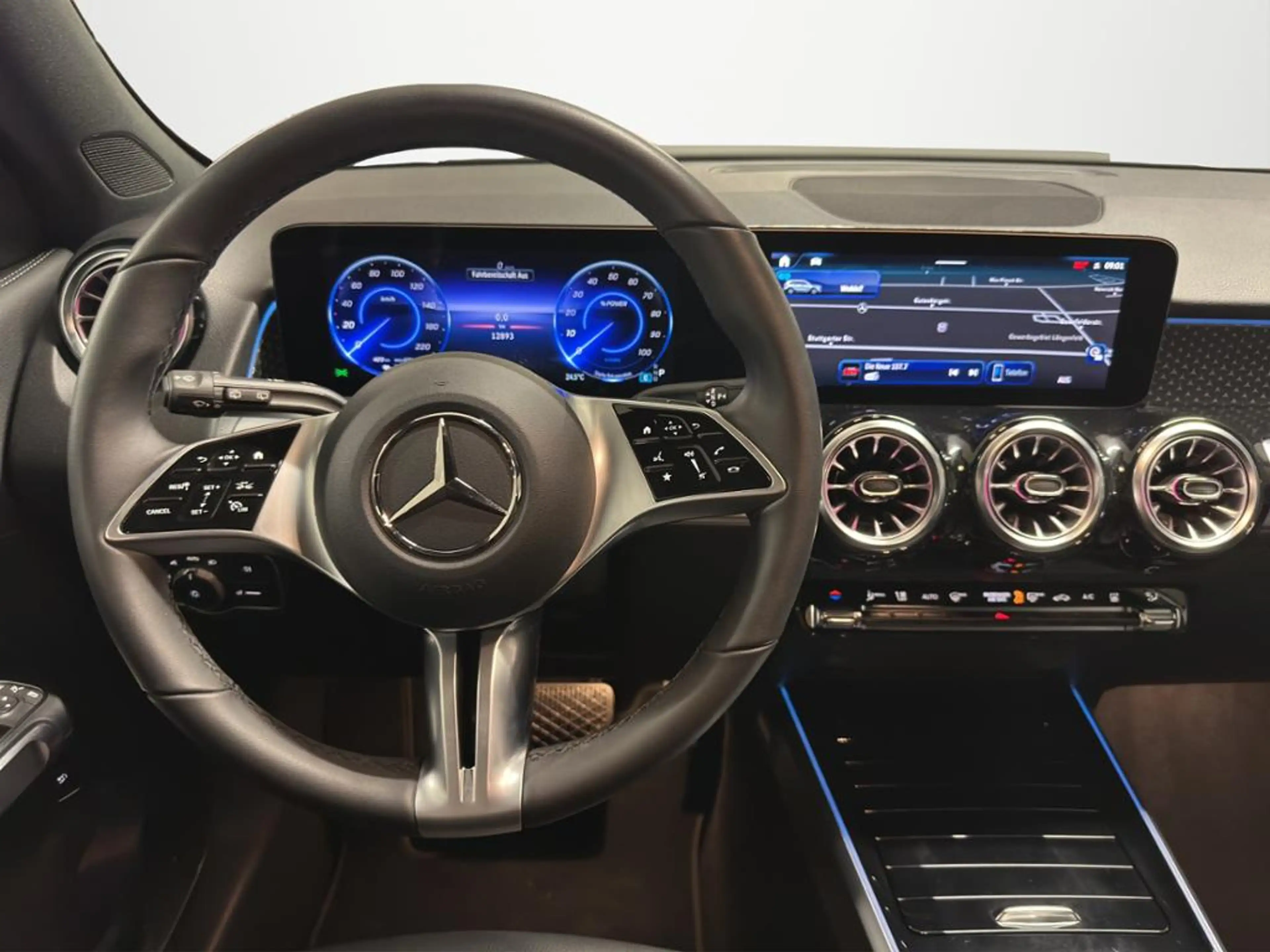 Mercedes-Benz EQB 250 + Progressive *Winter-P*Adv.Sound*Easy-P* — photo 11