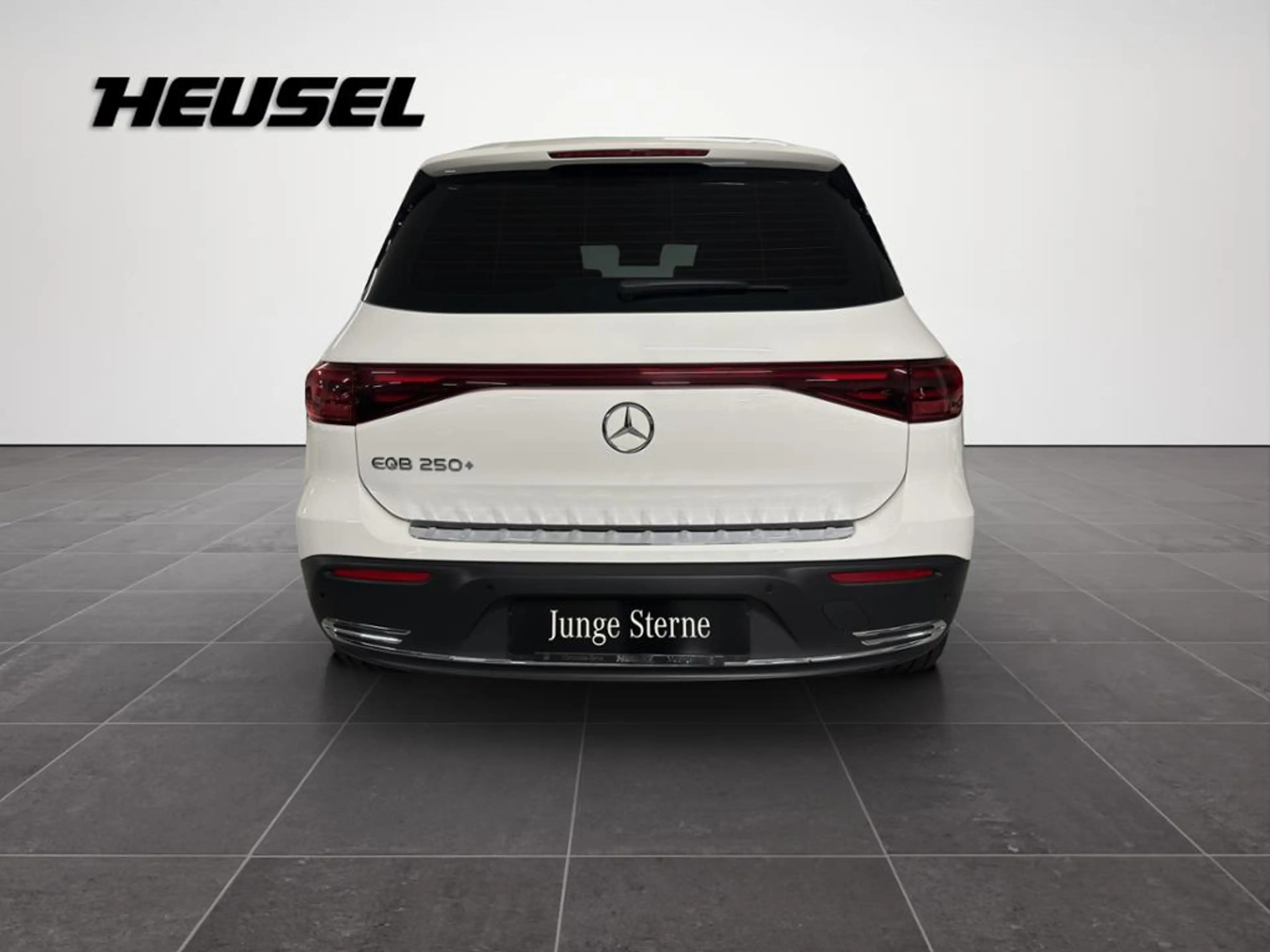 Mercedes-Benz EQB 250 + Progressive *Winter-P*Adv.Sound*Easy-P* — photo 6