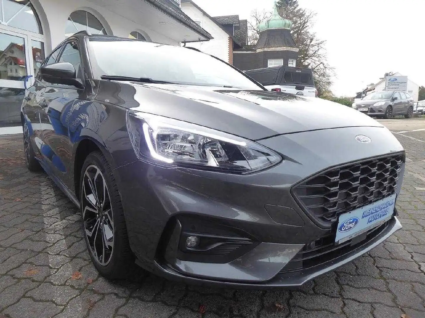 Ford Focus Turnier ST-Line X, Automatik Gris - 2