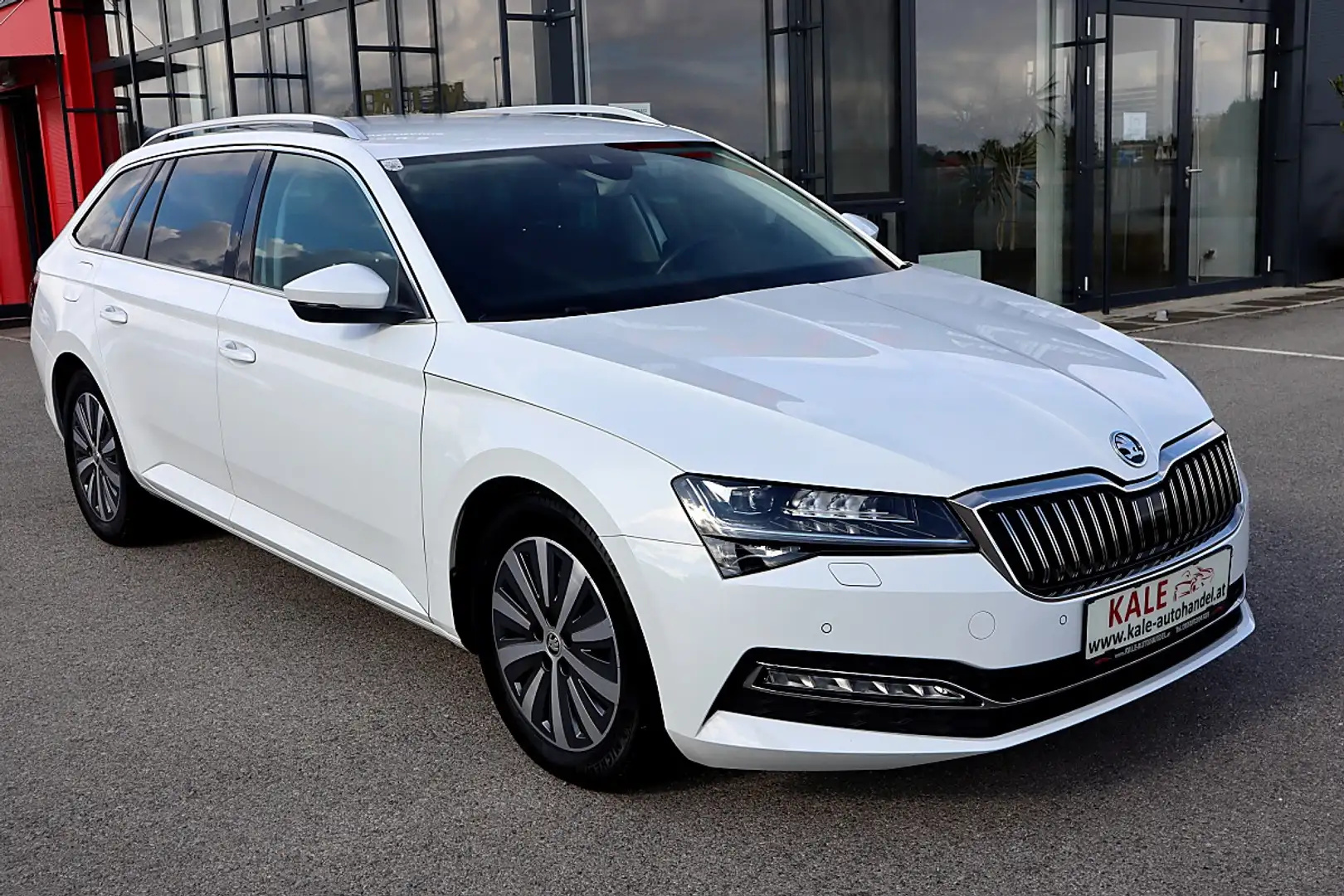 Skoda Superb 1.5 TSI Style *1.Besitz* Weiß - 2