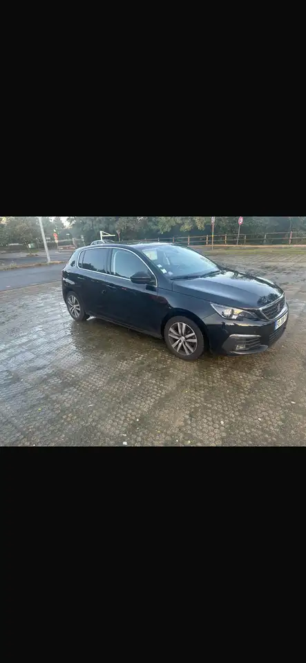 Peugeot 308 PureTech 130ch S\u0026S EAT8 Allure Busi