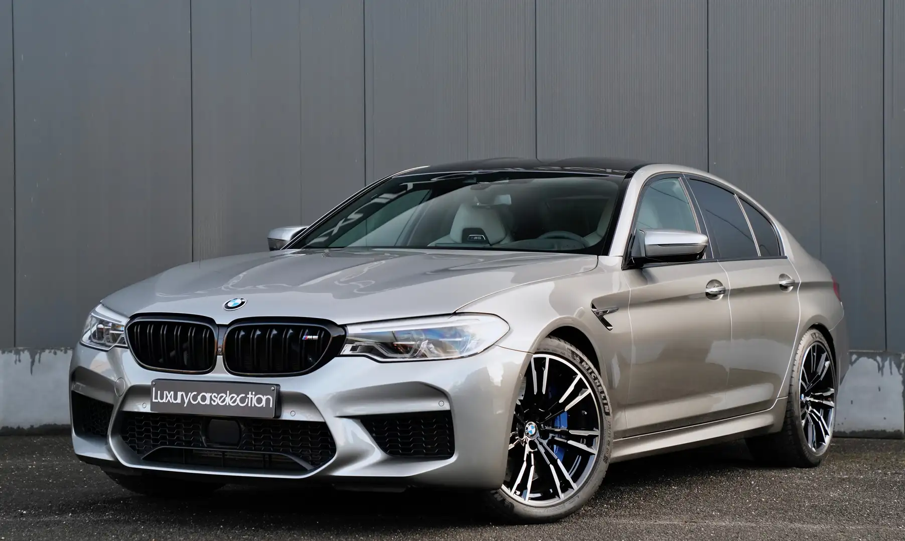 BMW M5 4.4AS V8 *M-SPORT EXHAUST/CARBON/H&K/360°* Gümüş rengi - 2