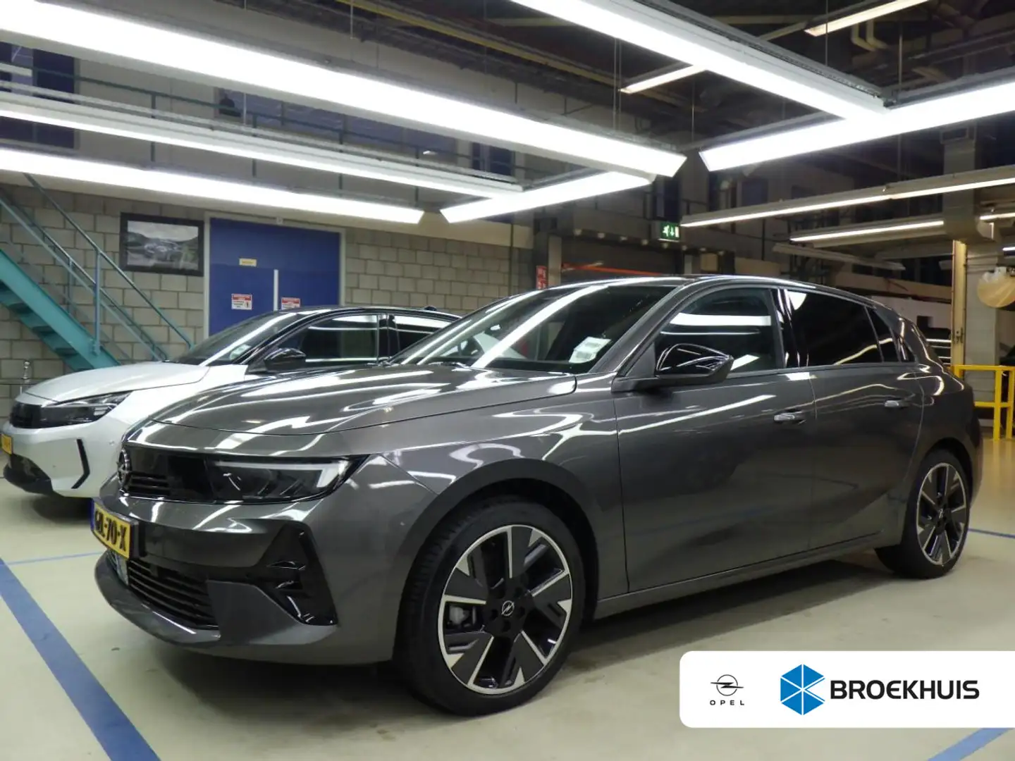 Opel Astra Electric 54 kWh Business Edition | Achteruitrijcam Grau - 1