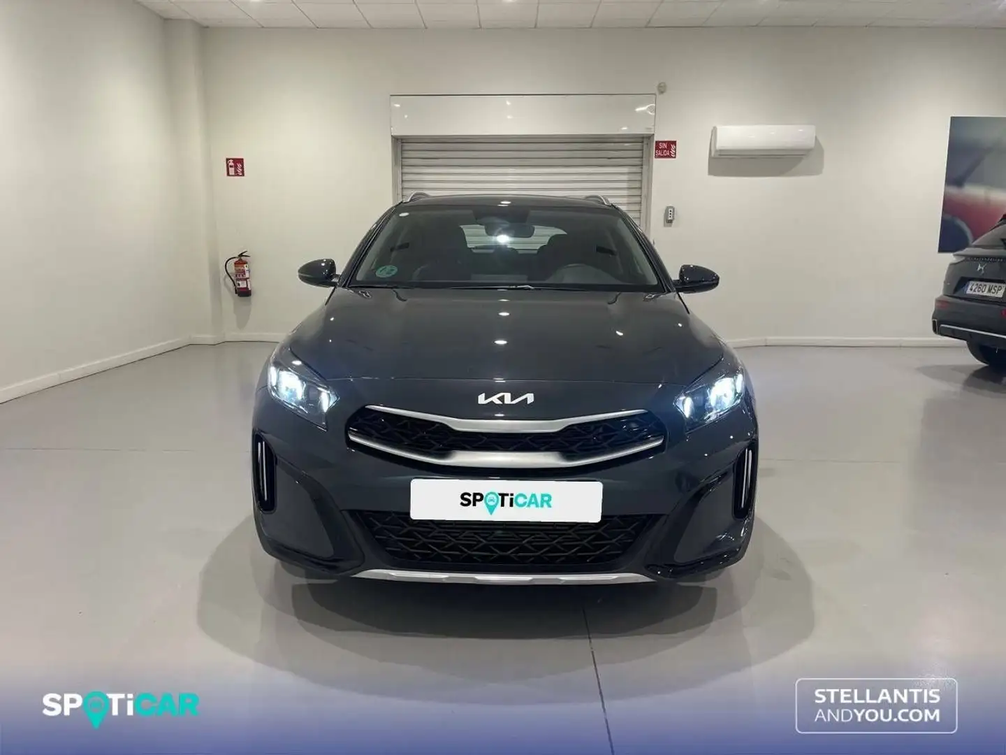 Kia XCeed 1.0 T-GDi  74kW (100CV) Tech Grijs - 2
