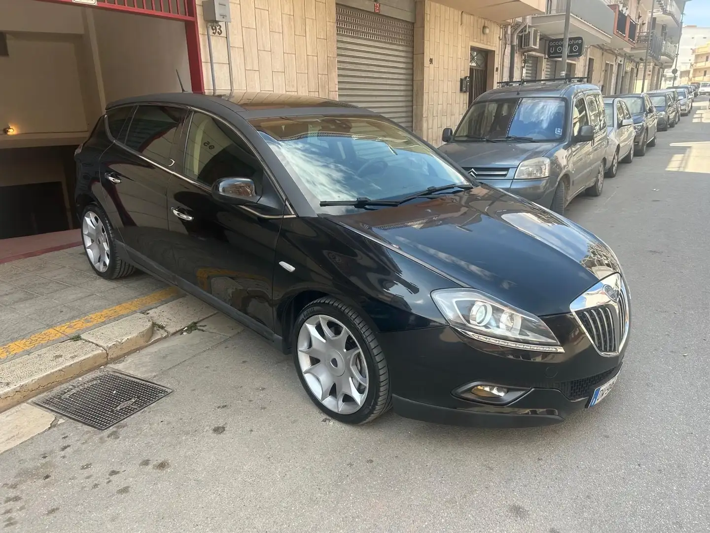 Lancia Delta 1.8 di tjt Platino 200cv sportronic - 2