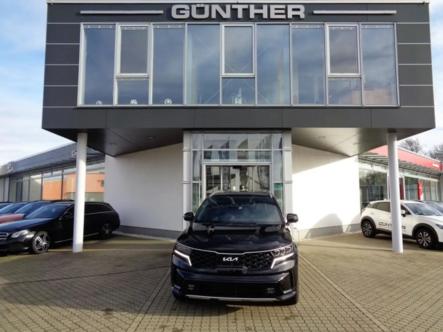 Kia Sorento Platinum 1,6T Hybrid AWD Glasdach Schwarz - 1