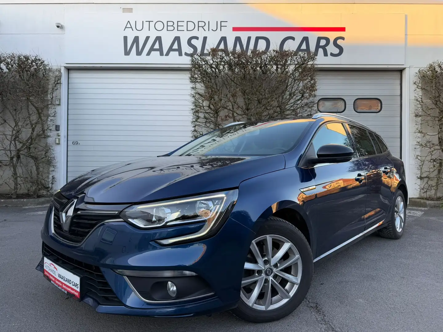 Renault Megane Mégane SW 1.5 dCi Energy Limited Bleu - 1